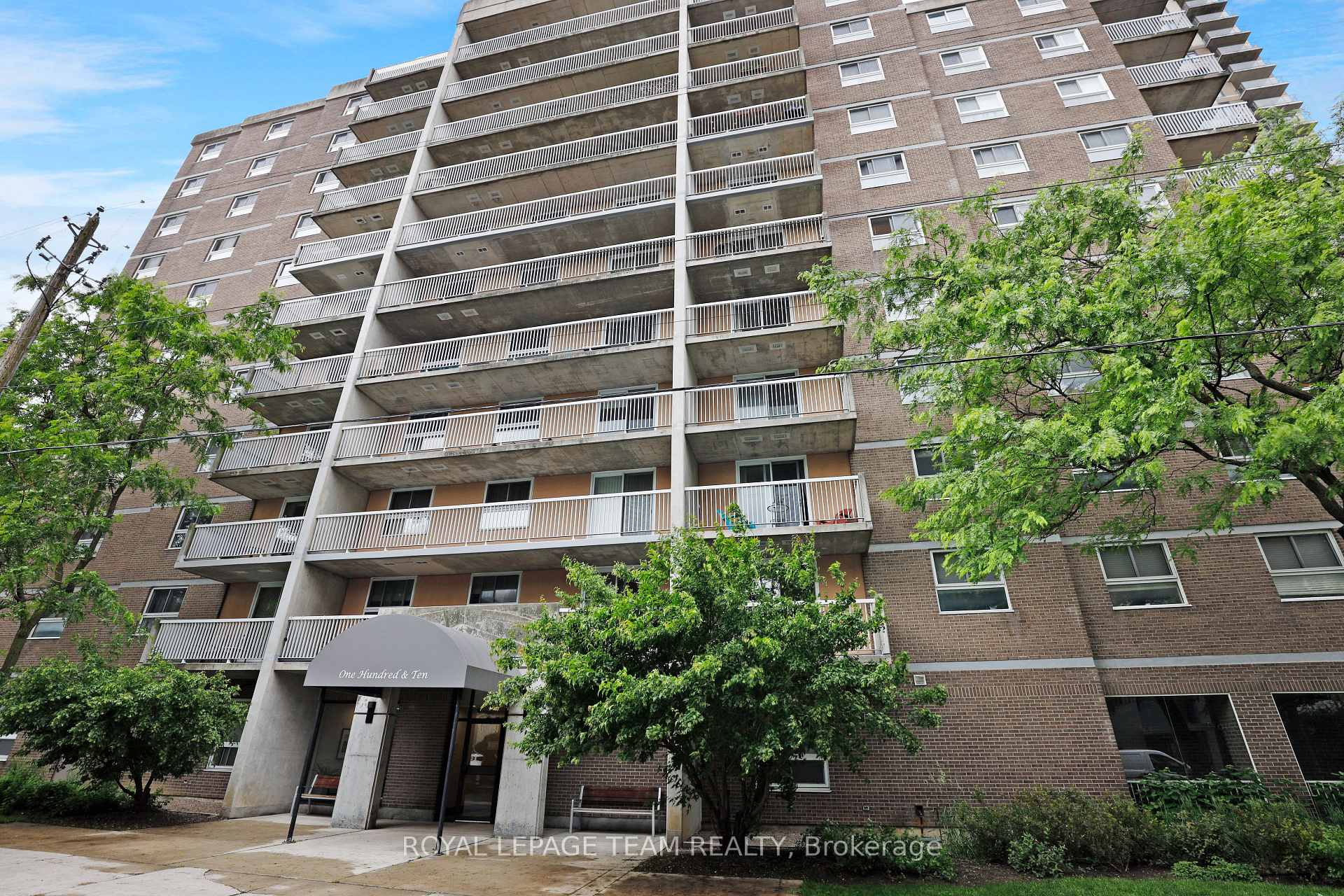 Photo of Unit 904, 110 Forward Avenue