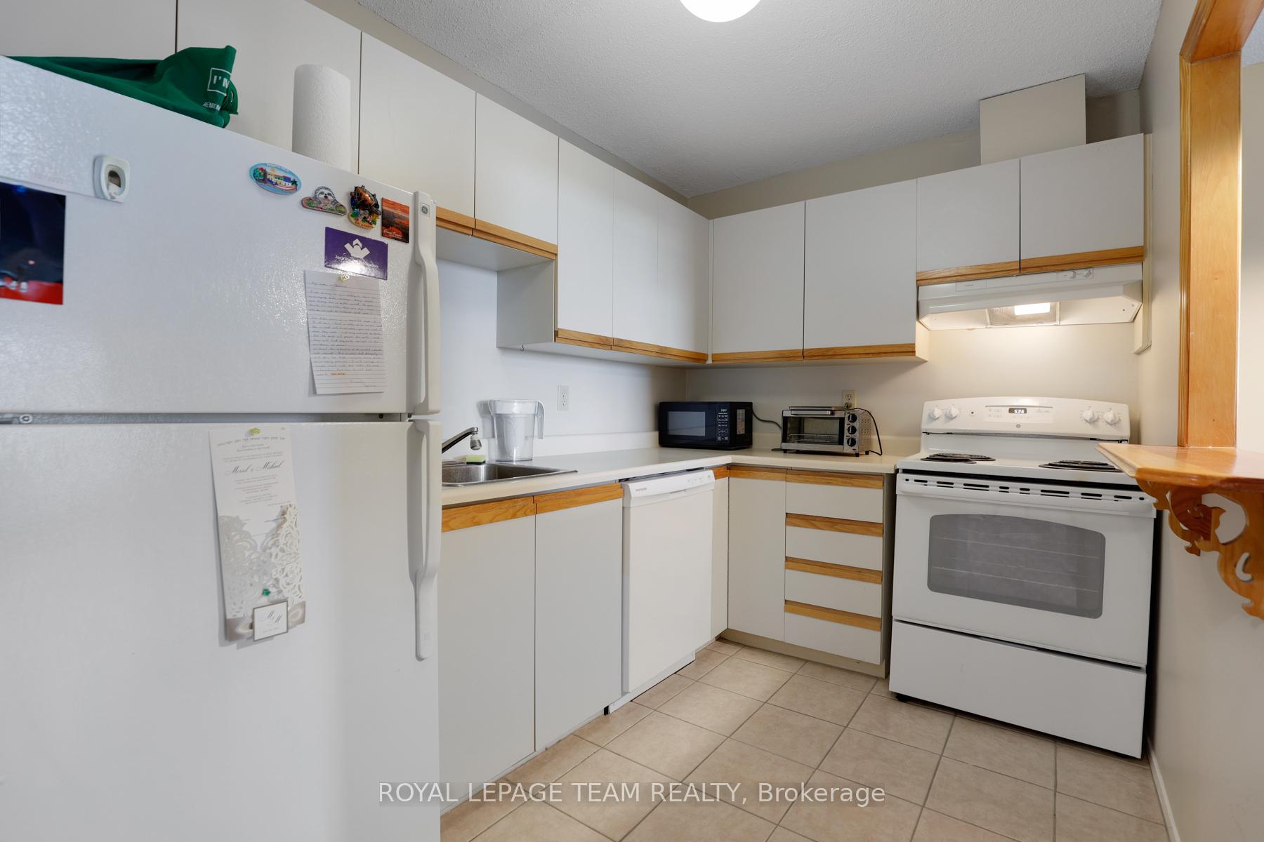Photo 13 of Unit 904, 110 Forward Avenue, Ottawa, Mechanicsville — HOMEH