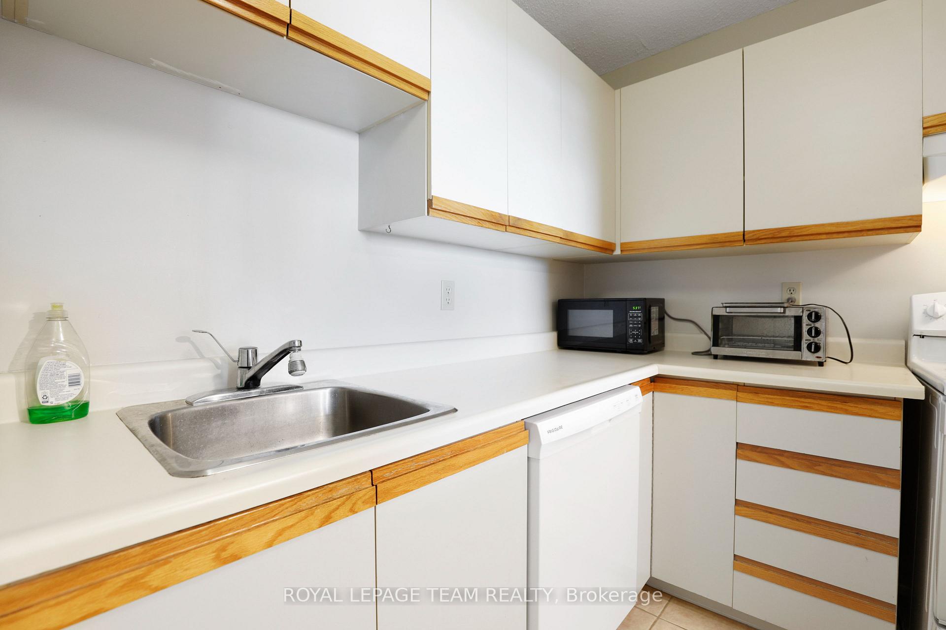Photo 16 of Unit 904, 110 Forward Avenue, Ottawa, Mechanicsville — HOMEH