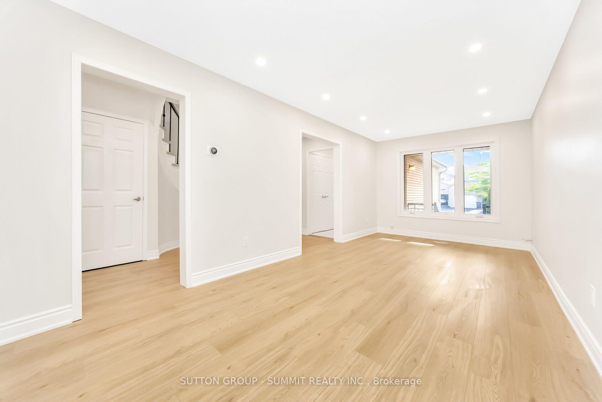 Photo 12 of 45 Cutters Crescent, Brampton, Fletcher's West — HOMEH