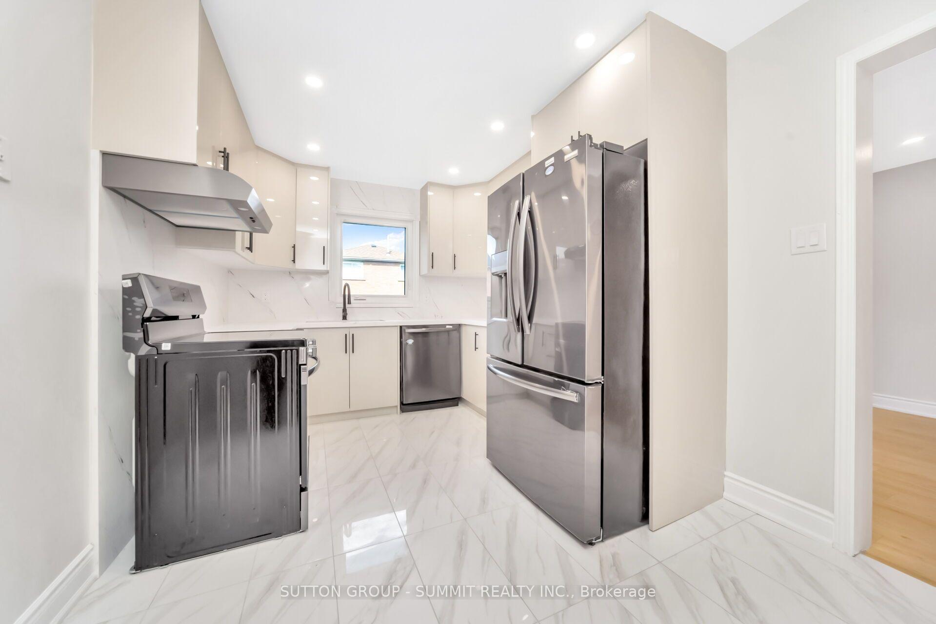Photo 17 of 45 Cutters Crescent, Brampton, Fletcher's West — HOMEH