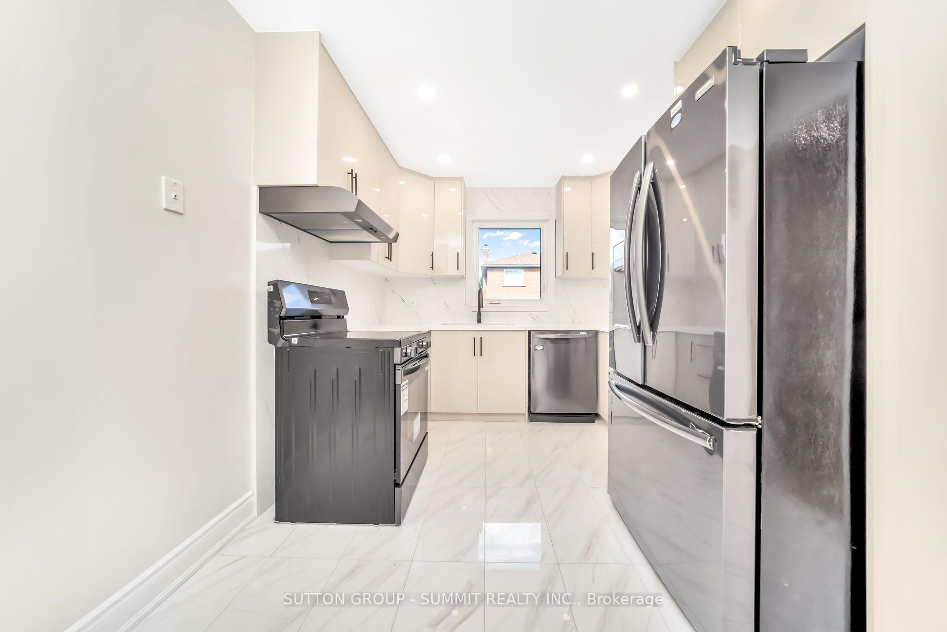 Photo 18 of 45 Cutters Crescent, Brampton, Fletcher's West — HOMEH