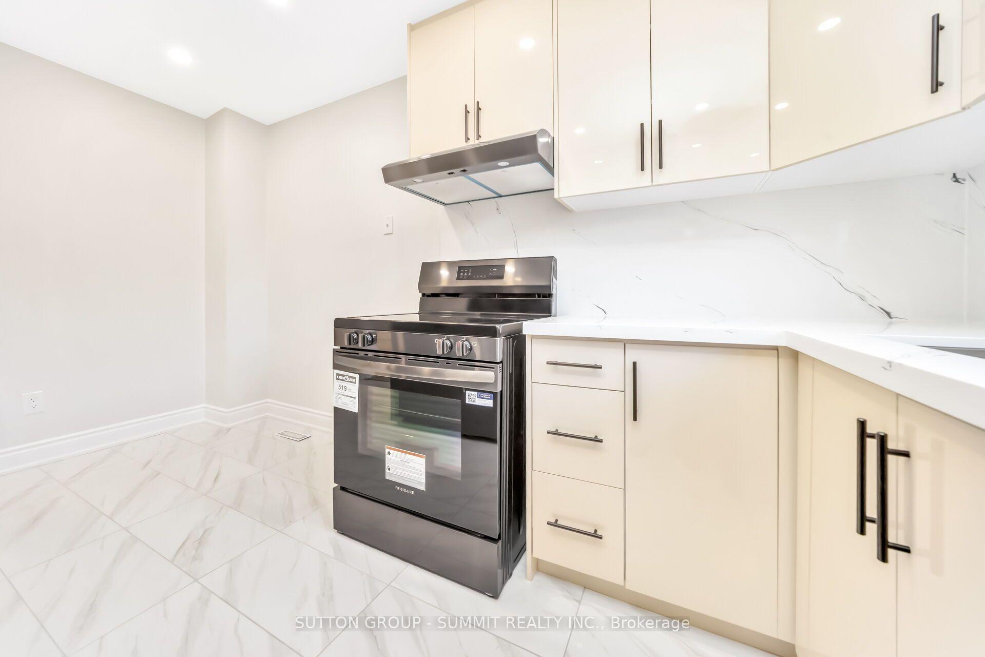 Photo 21 of 45 Cutters Crescent, Brampton, Fletcher's West — HOMEH
