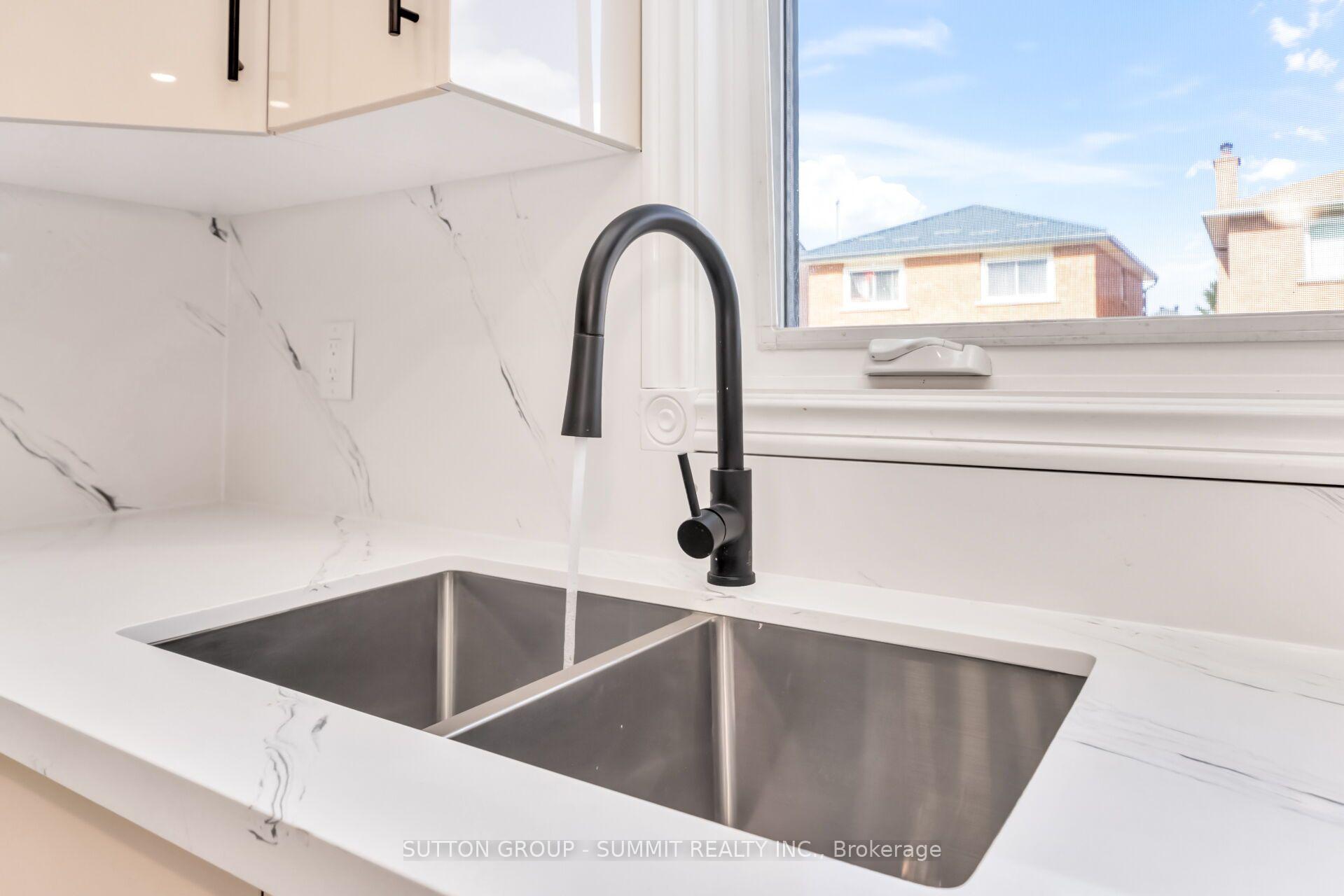 Photo 22 of 45 Cutters Crescent, Brampton, Fletcher's West — HOMEH
