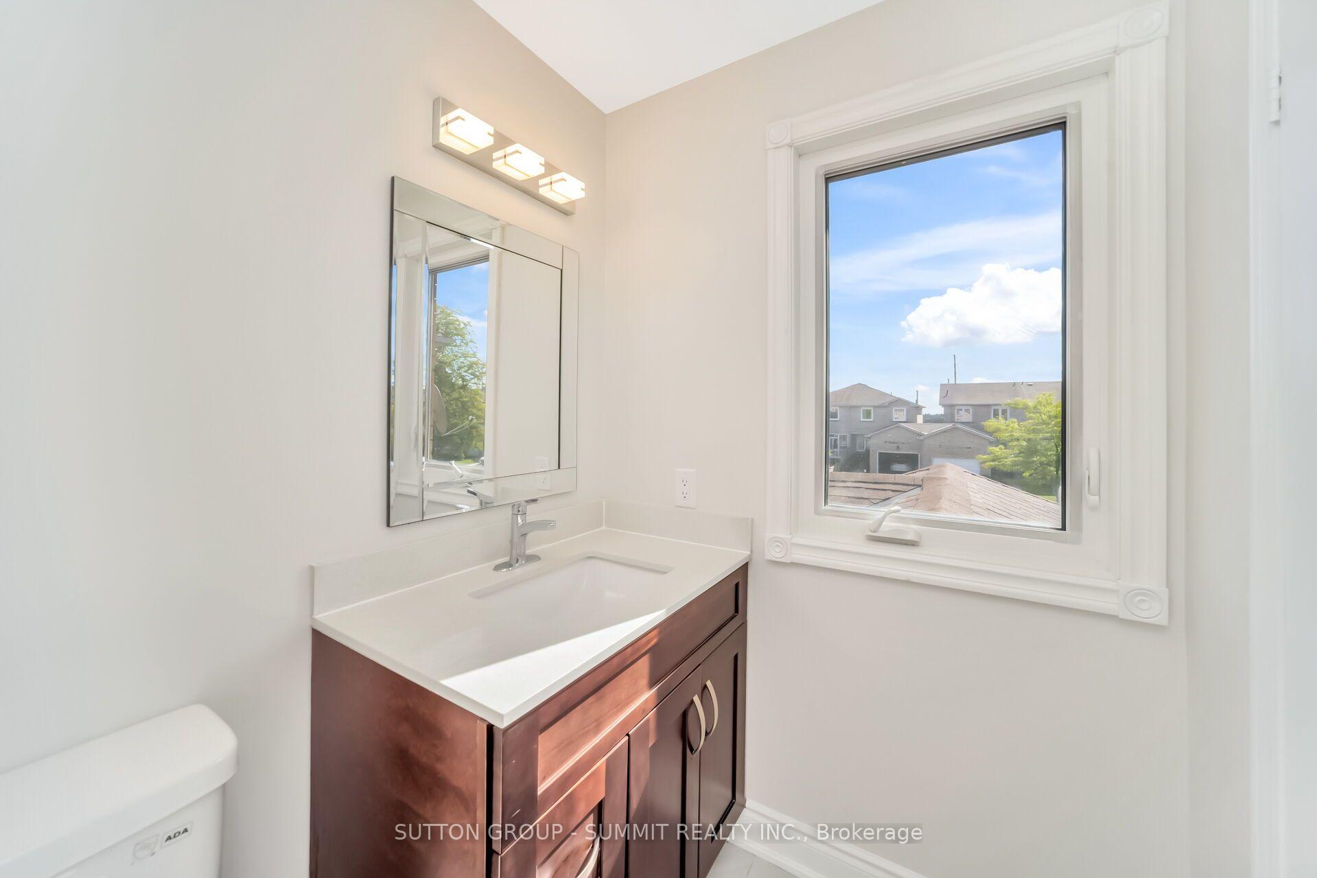 Photo 32 of 45 Cutters Crescent, Brampton, Fletcher's West — HOMEH