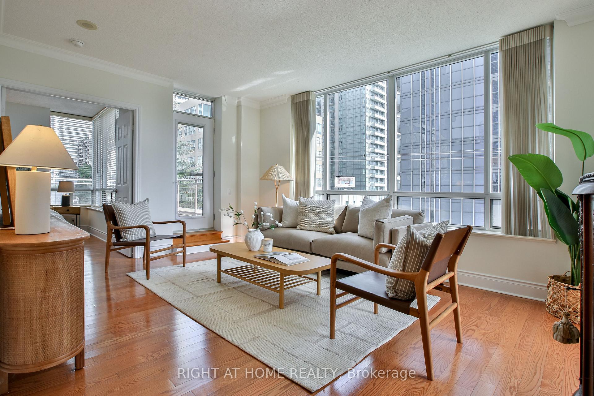 Photo 1 of Unit 404, 123 Eglinton Avenue E, Toronto, Mount Pleasant West — HOMEH