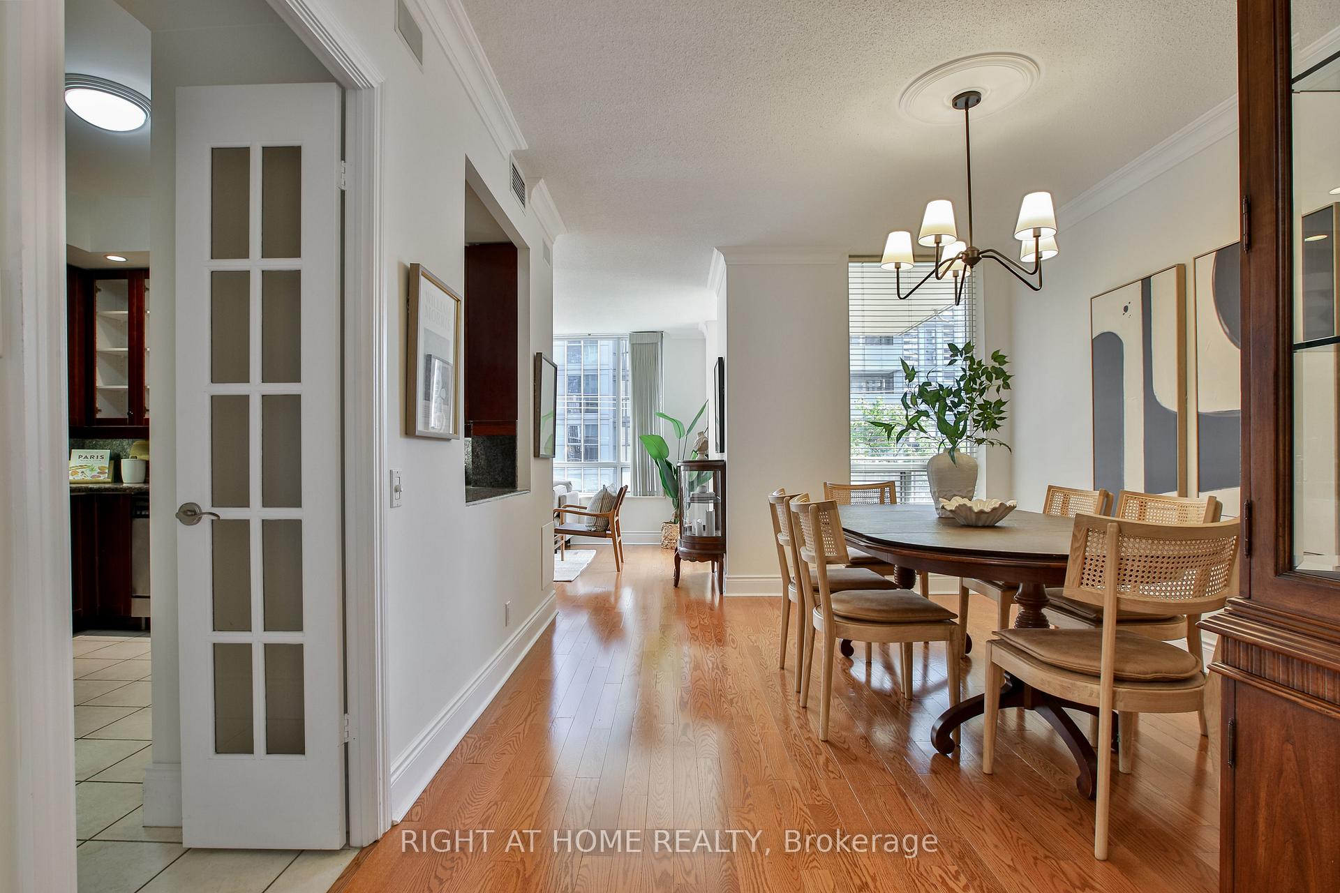 Photo 4 of Unit 404, 123 Eglinton Avenue E, Toronto, Mount Pleasant West — HOMEH