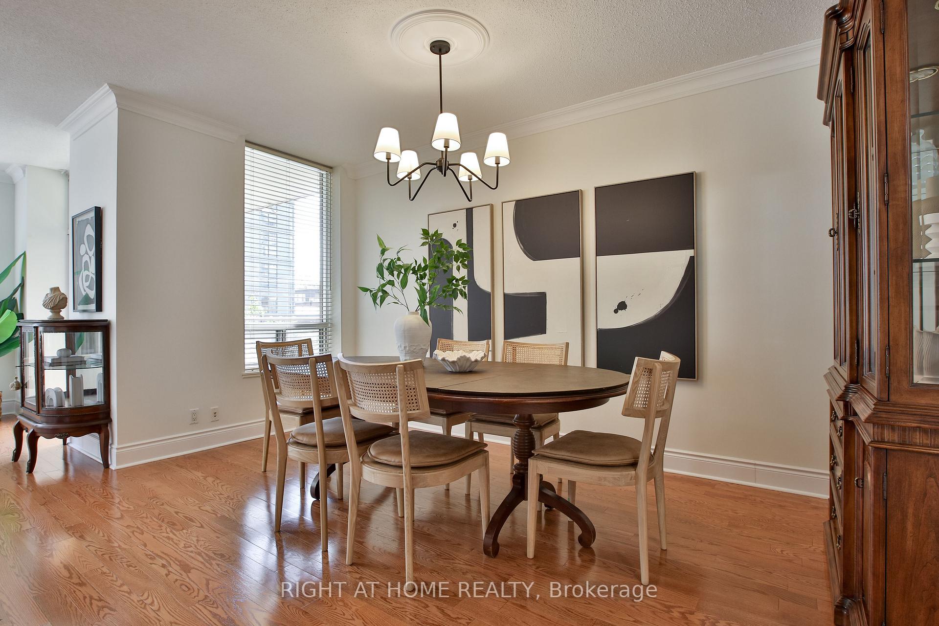 Photo 5 of Unit 404, 123 Eglinton Avenue E, Toronto, Mount Pleasant West — HOMEH