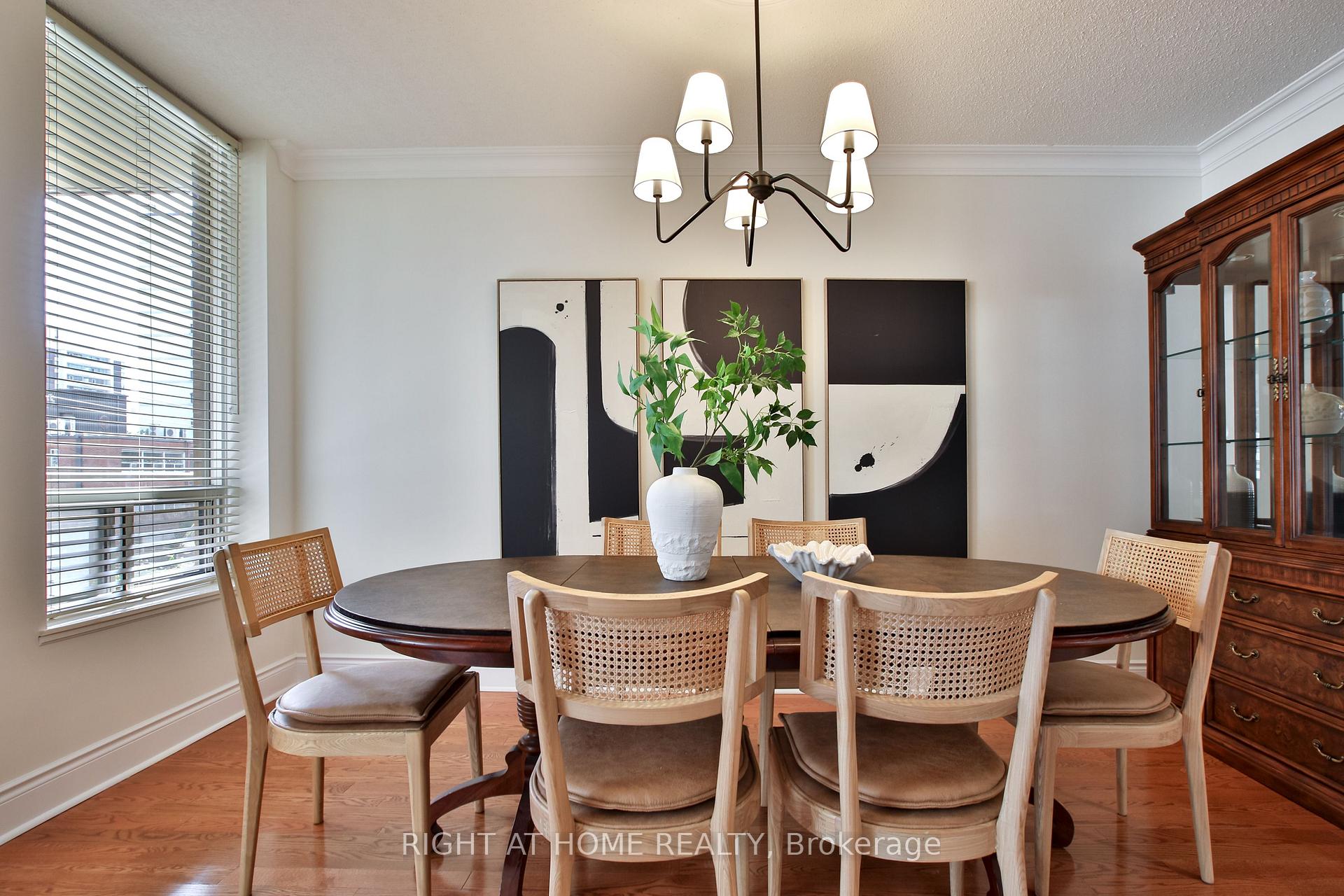 Photo 7 of Unit 404, 123 Eglinton Avenue E, Toronto, Mount Pleasant West — HOMEH