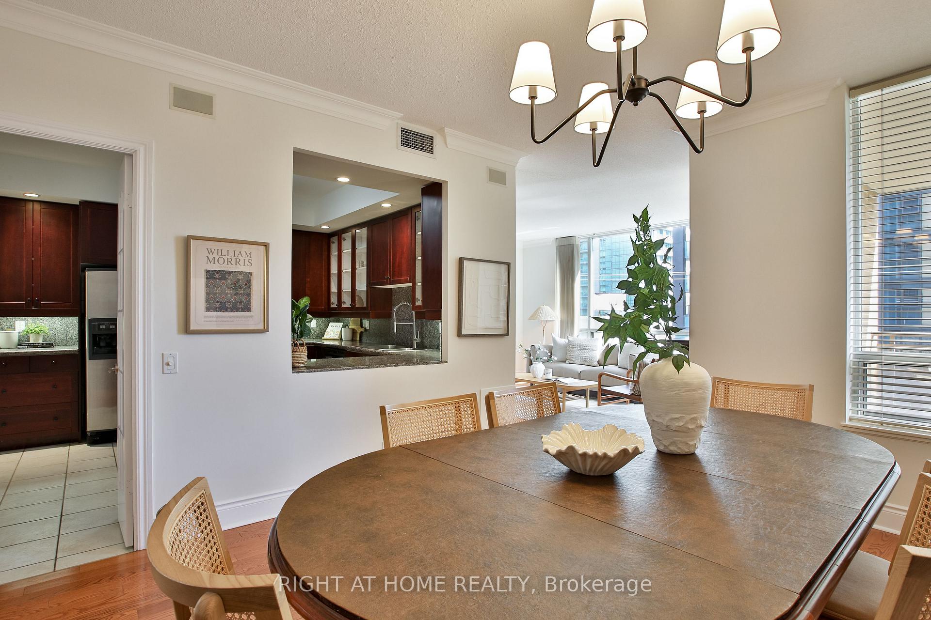 Photo 8 of Unit 404, 123 Eglinton Avenue E, Toronto, Mount Pleasant West — HOMEH