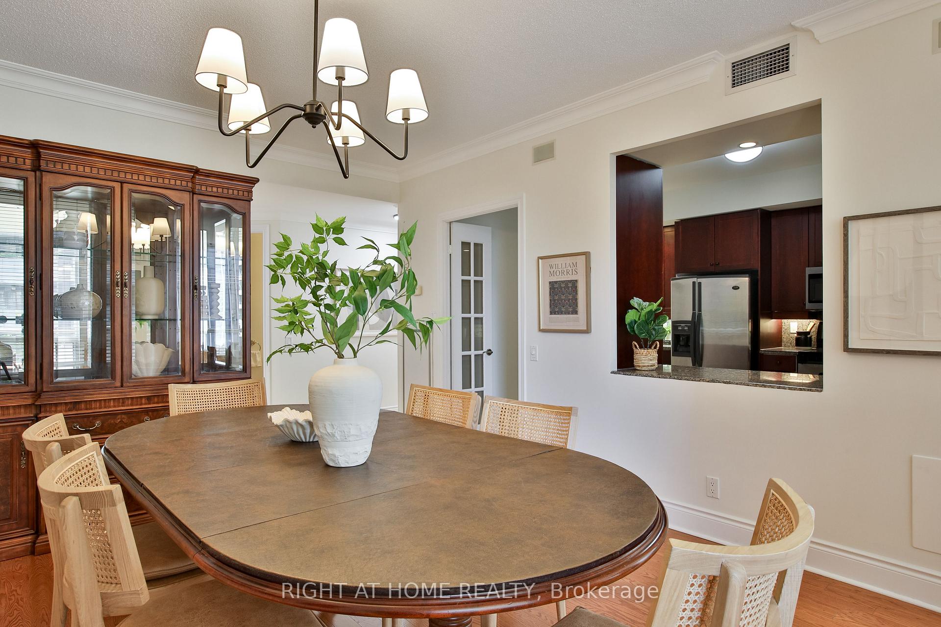 Photo 9 of Unit 404, 123 Eglinton Avenue E, Toronto, Mount Pleasant West — HOMEH