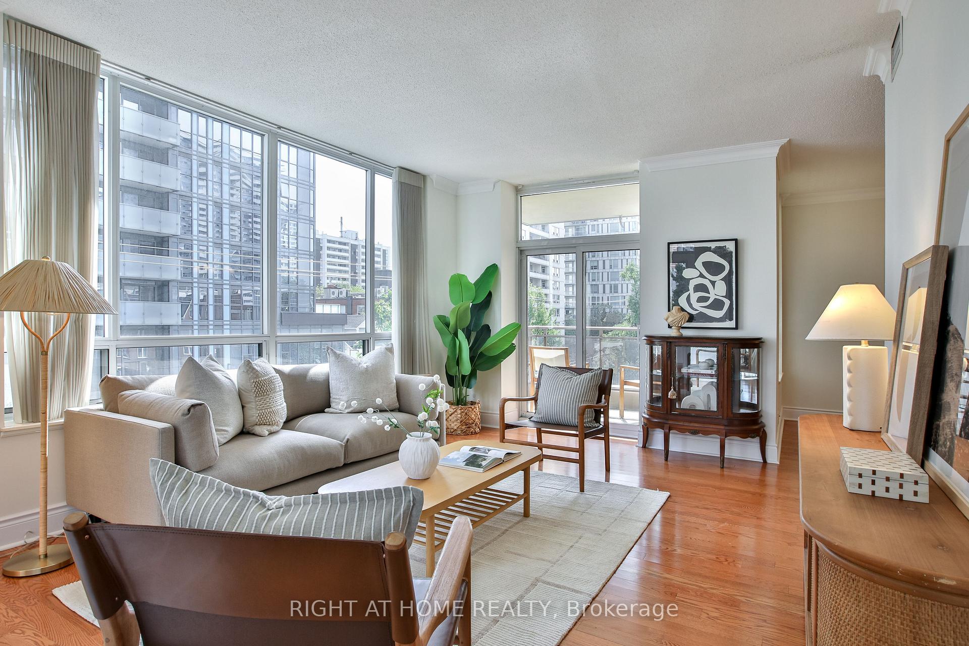 Photo 12 of Unit 404, 123 Eglinton Avenue E, Toronto, Mount Pleasant West — HOMEH