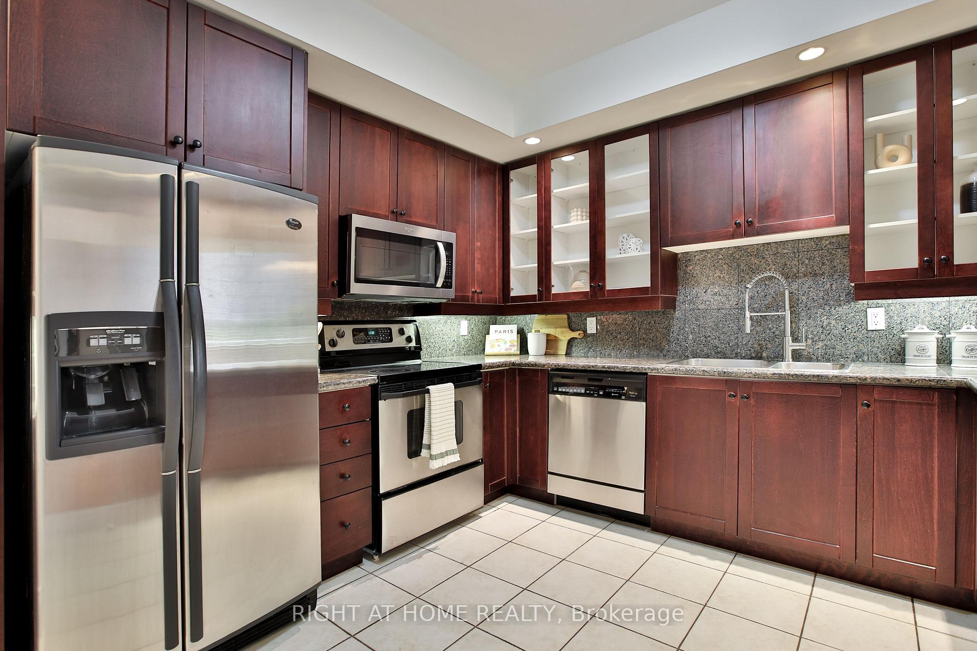 Photo 16 of Unit 404, 123 Eglinton Avenue E, Toronto, Mount Pleasant West — HOMEH