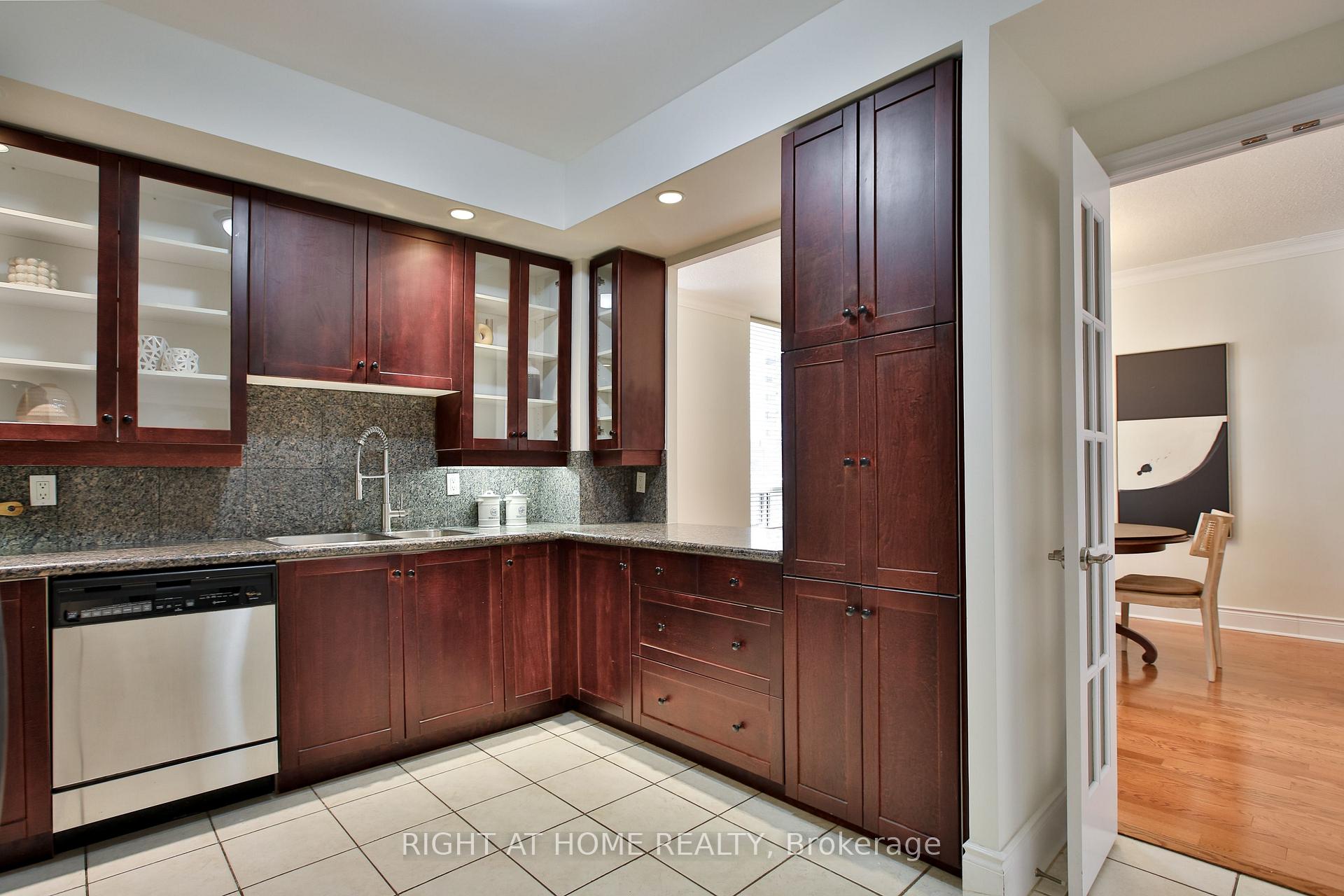 Photo 17 of Unit 404, 123 Eglinton Avenue E, Toronto, Mount Pleasant West — HOMEH