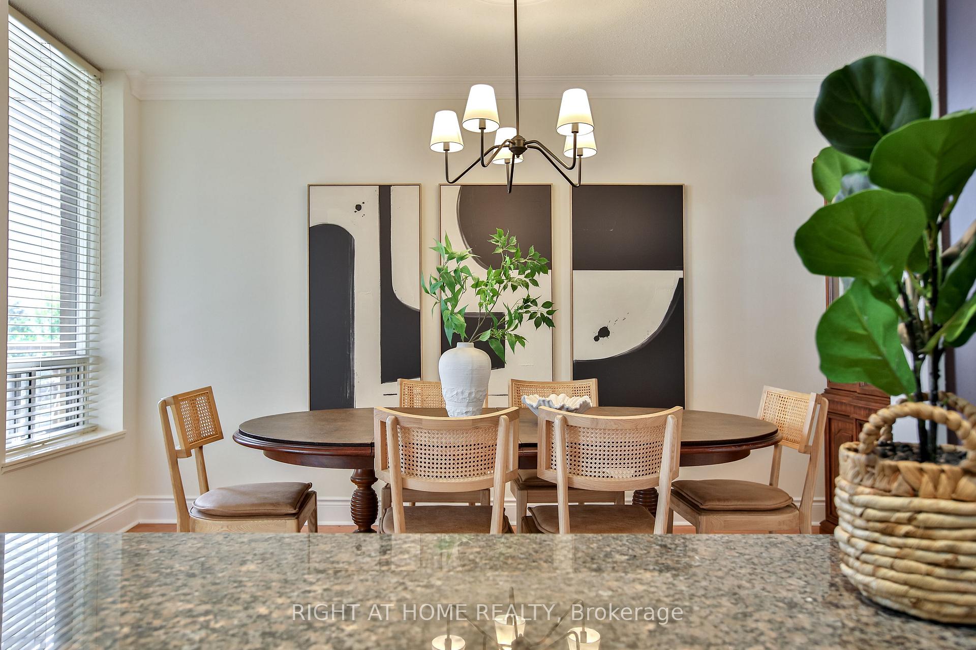 Photo 18 of Unit 404, 123 Eglinton Avenue E, Toronto, Mount Pleasant West — HOMEH