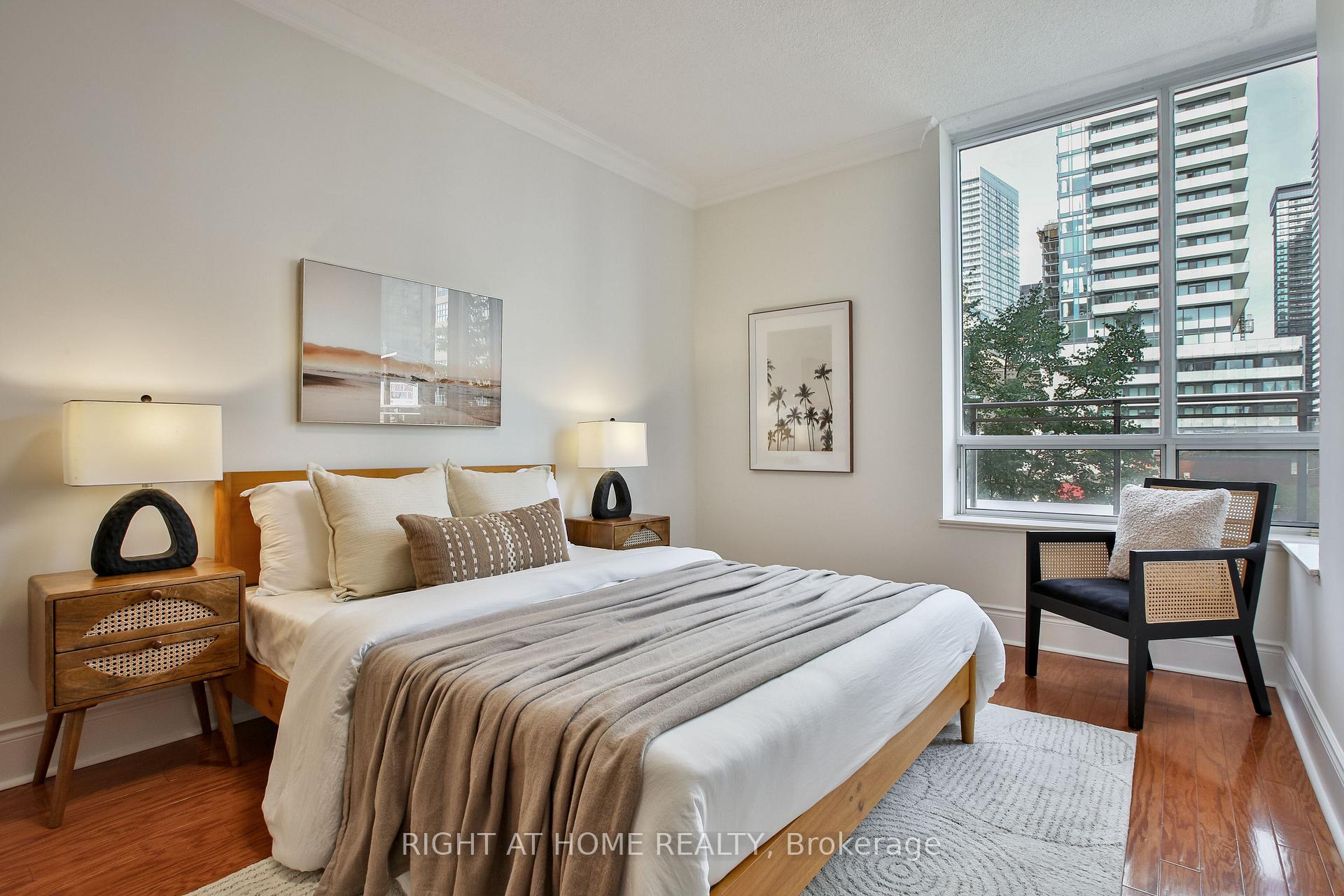 Photo 21 of Unit 404, 123 Eglinton Avenue E, Toronto, Mount Pleasant West — HOMEH