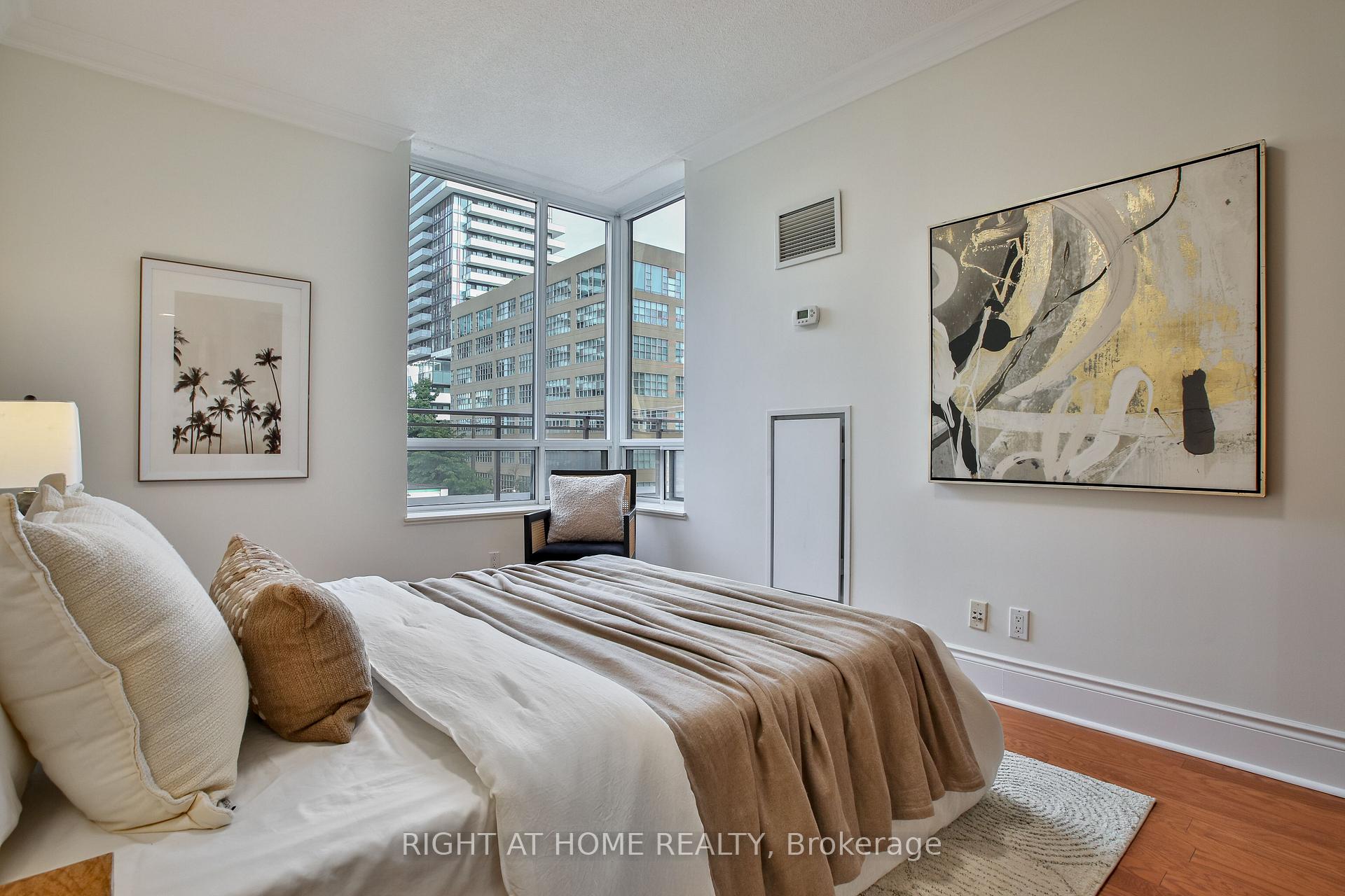 Photo 22 of Unit 404, 123 Eglinton Avenue E, Toronto, Mount Pleasant West — HOMEH