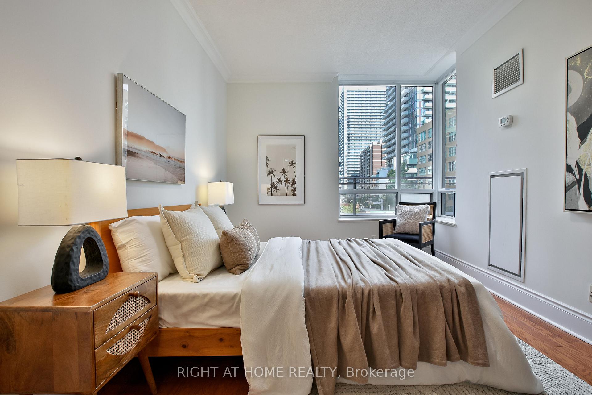 Photo 25 of Unit 404, 123 Eglinton Avenue E, Toronto, Mount Pleasant West — HOMEH