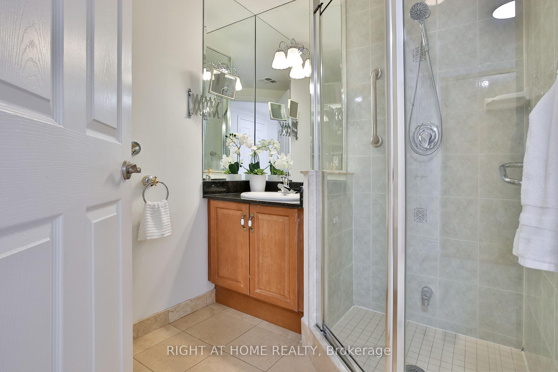 Photo 28 of Unit 404, 123 Eglinton Avenue E, Toronto, Mount Pleasant West — HOMEH