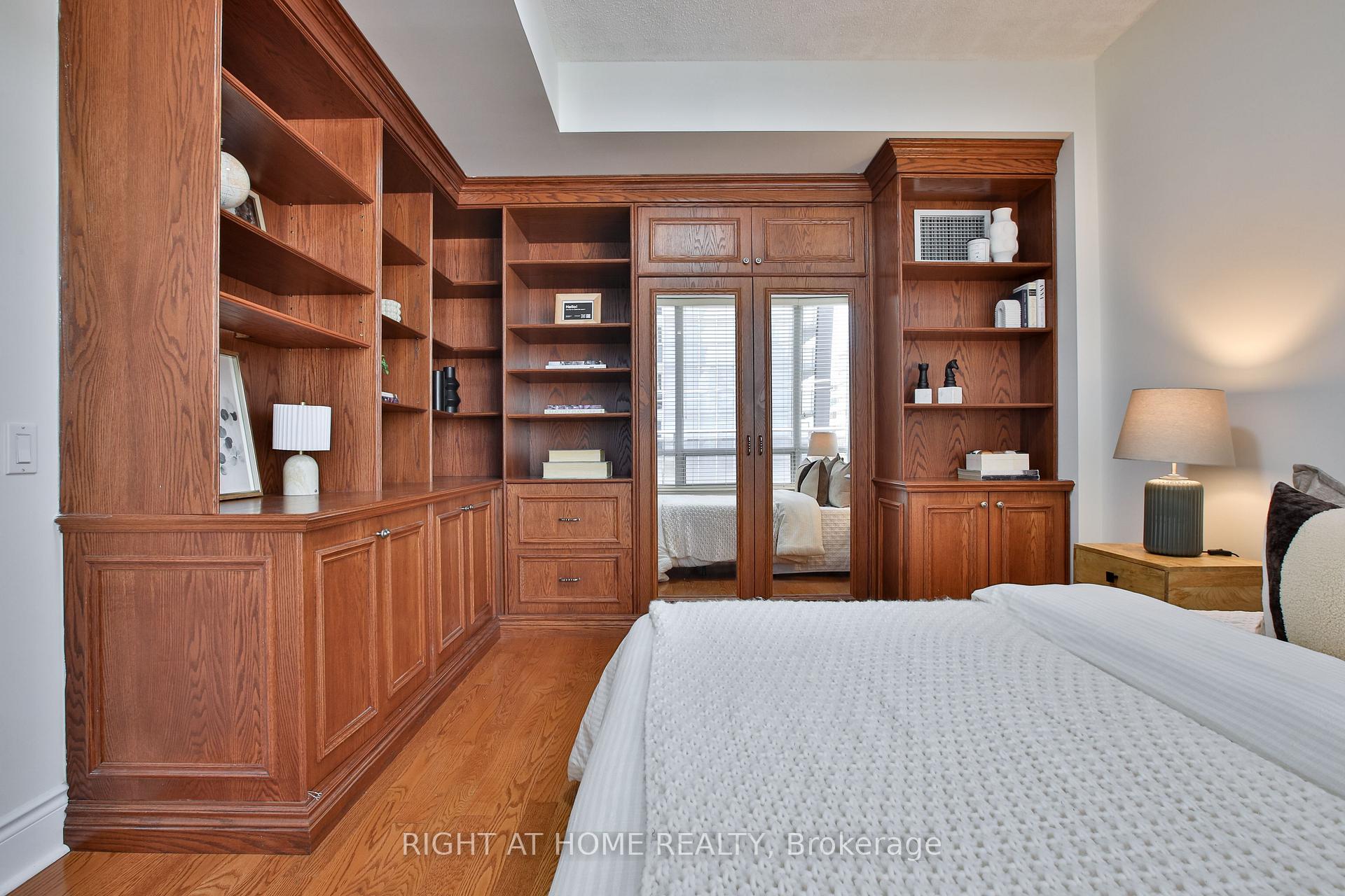 Photo 31 of Unit 404, 123 Eglinton Avenue E, Toronto, Mount Pleasant West — HOMEH