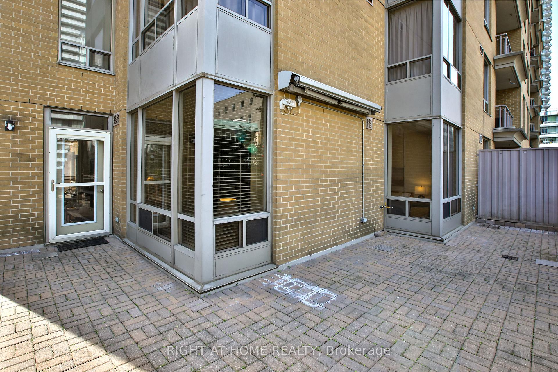Photo 33 of Unit 404, 123 Eglinton Avenue E, Toronto, Mount Pleasant West — HOMEH