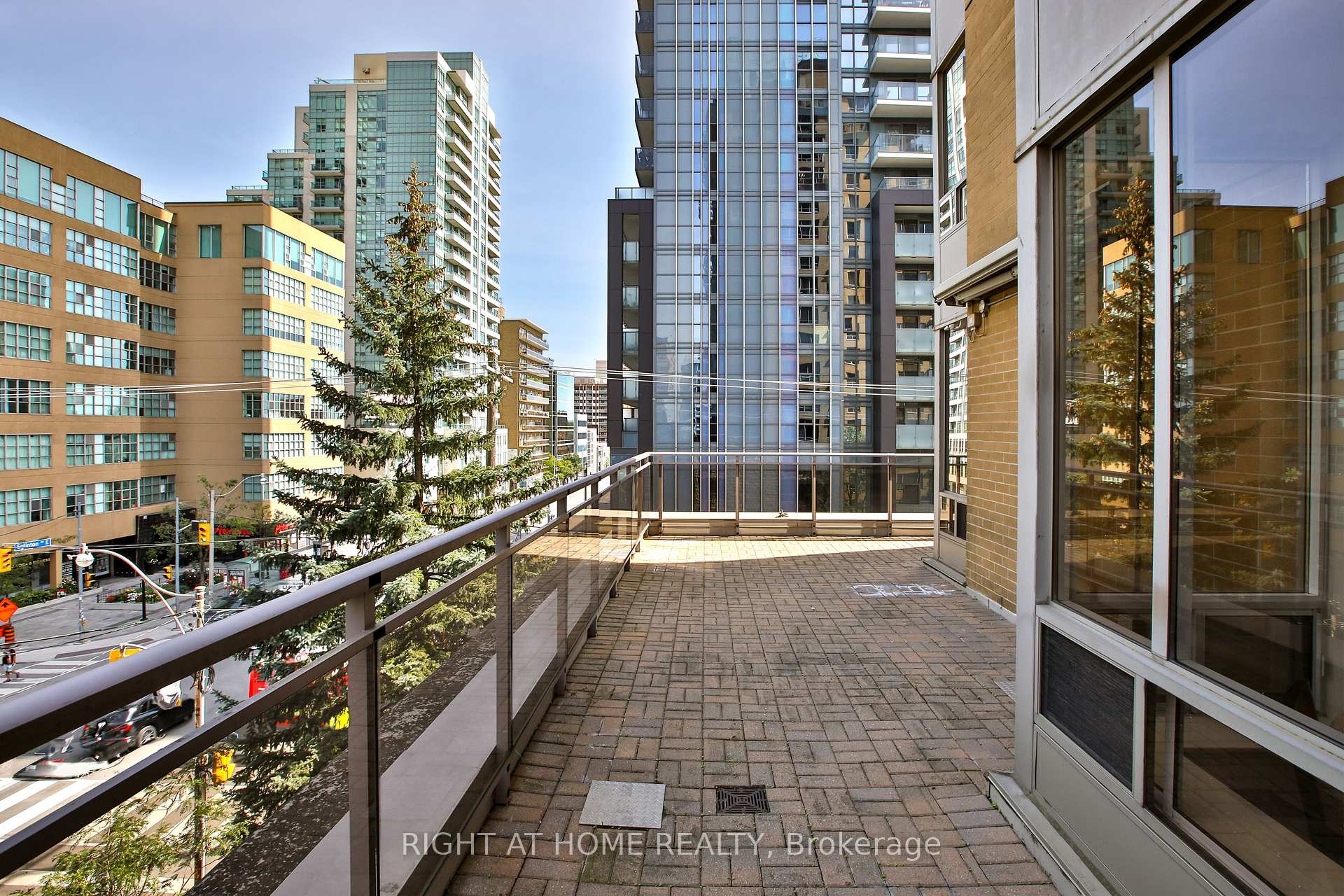 Photo 35 of Unit 404, 123 Eglinton Avenue E, Toronto, Mount Pleasant West — HOMEH