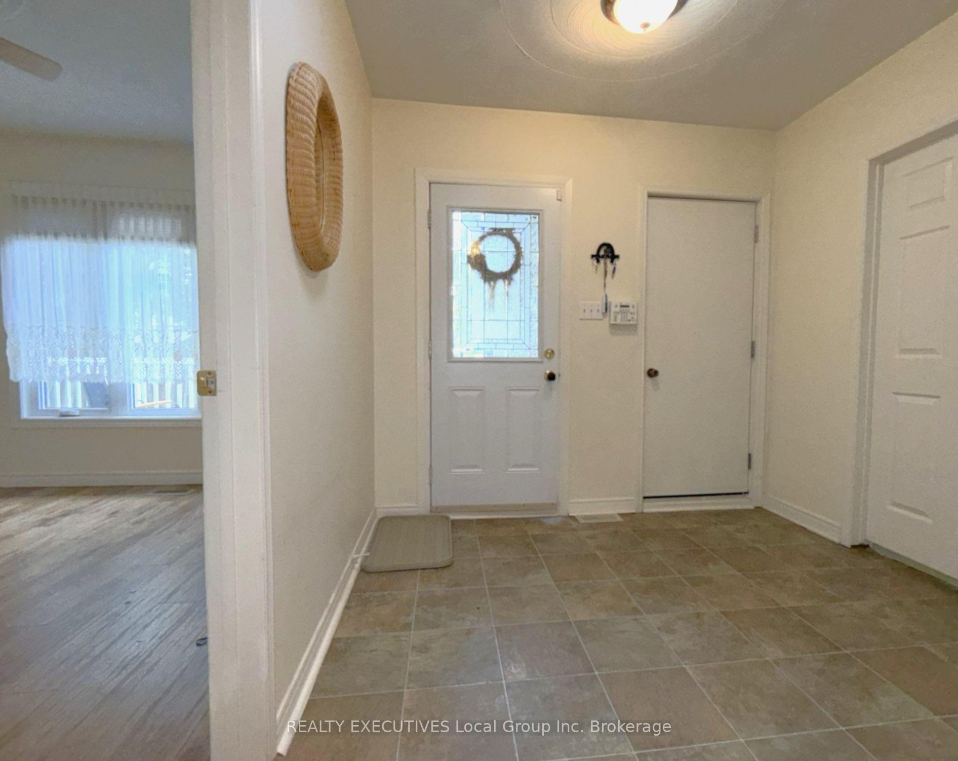 Photo 5 of 176 Cloverbrae Crescent, North Bay, Ferris — HOMEH