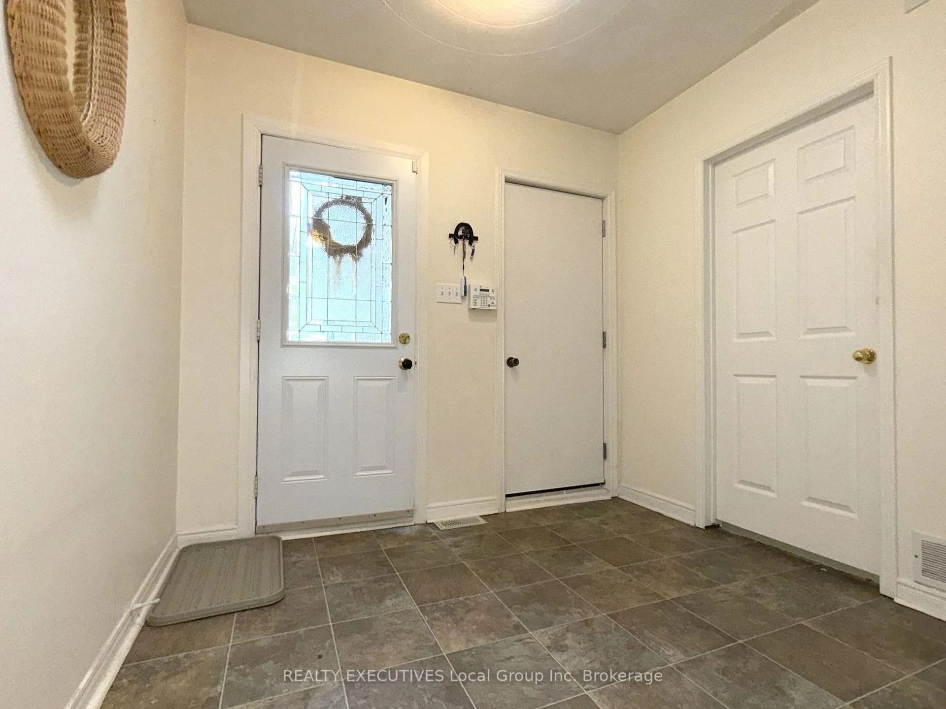 Photo 33 of 176 Cloverbrae Crescent, North Bay, Ferris — HOMEH