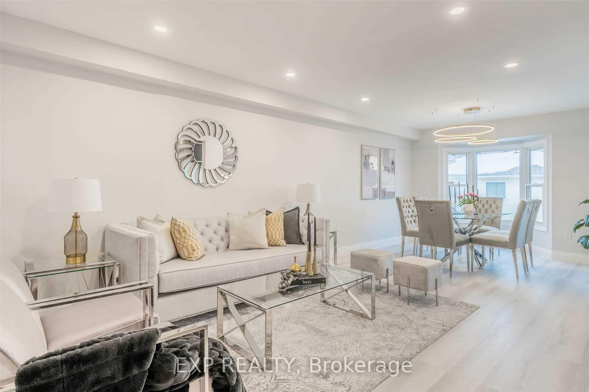 Photo 5 of 526 Tara Hill Circle, Aurora, Aurora Village — HOMEH