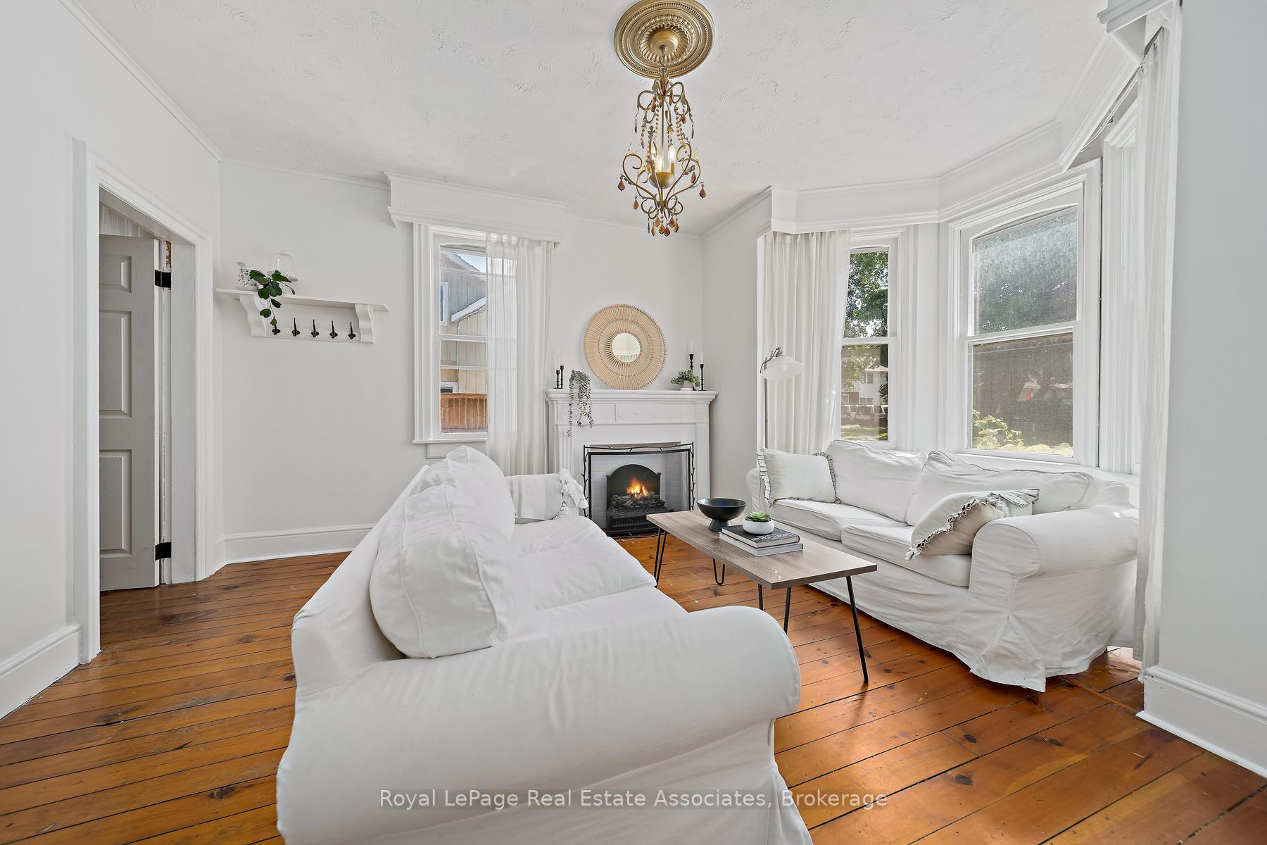 Photo 9 of 231 Arthur Street, Halton Hills, Acton — HOMEH