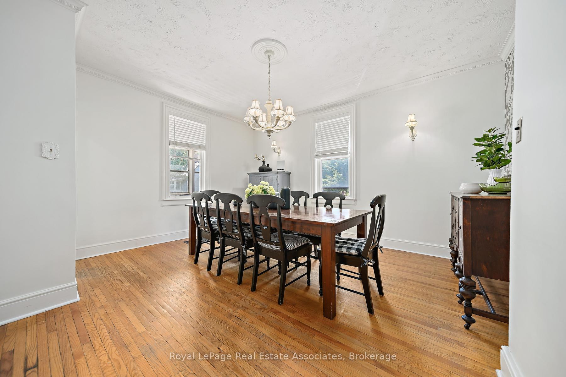 Photo 11 of 231 Arthur Street, Halton Hills, Acton — HOMEH