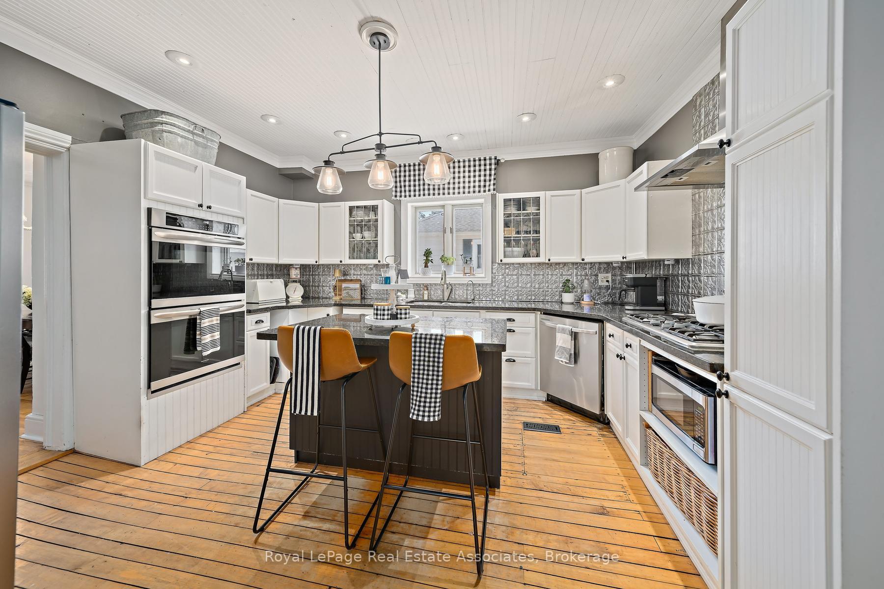 Photo 13 of 231 Arthur Street, Halton Hills, Acton — HOMEH