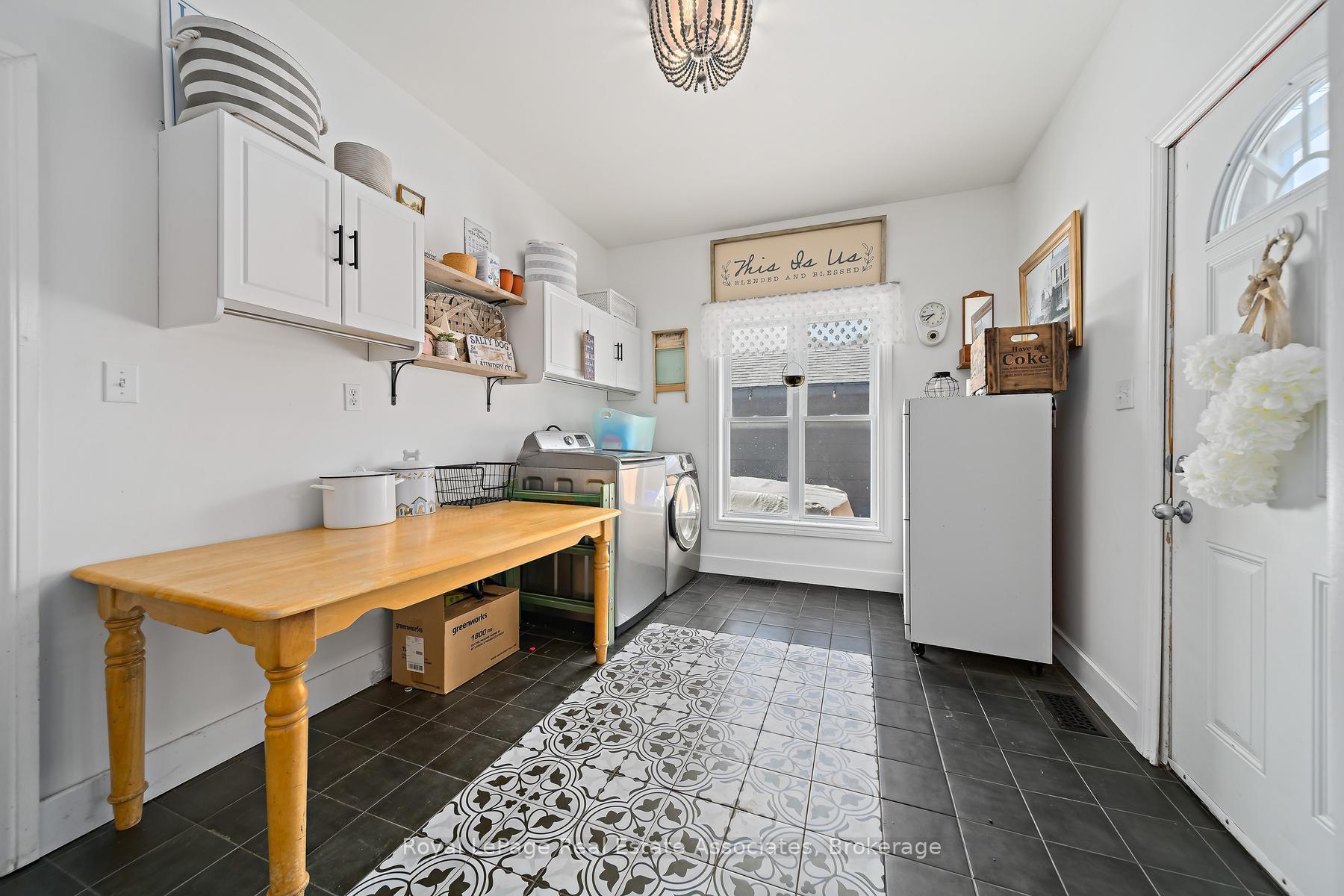 Photo 24 of 231 Arthur Street, Halton Hills, Acton — HOMEH