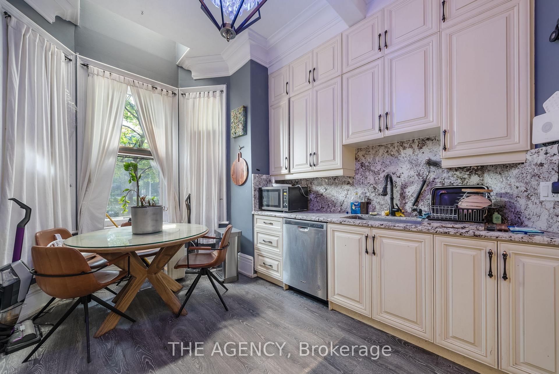 Photo 6 of 31 Rose Avenue, Toronto, Cabbagetown-South St. James Town — HOMEH