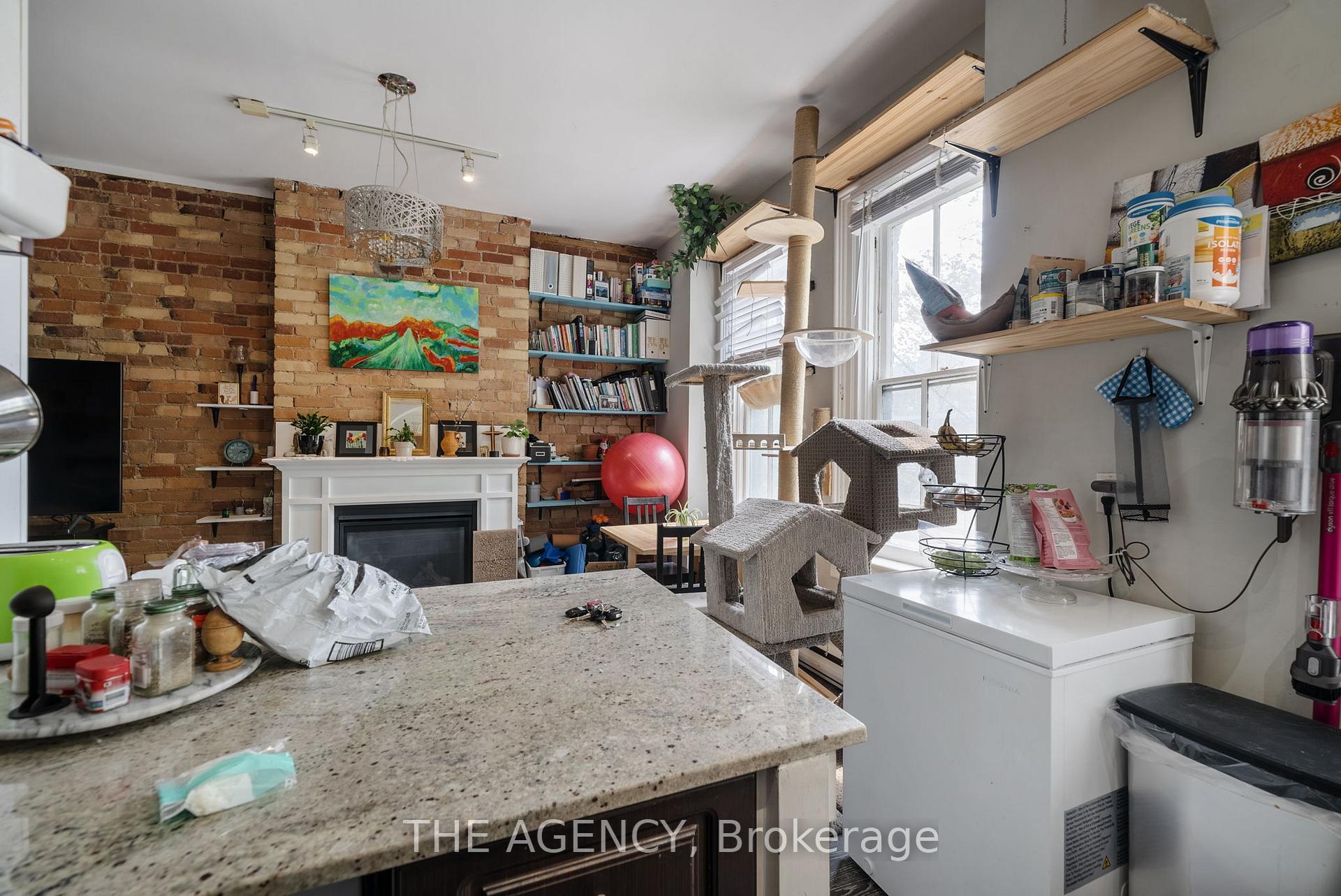 Photo 12 of 31 Rose Avenue, Toronto, Cabbagetown-South St. James Town — HOMEH