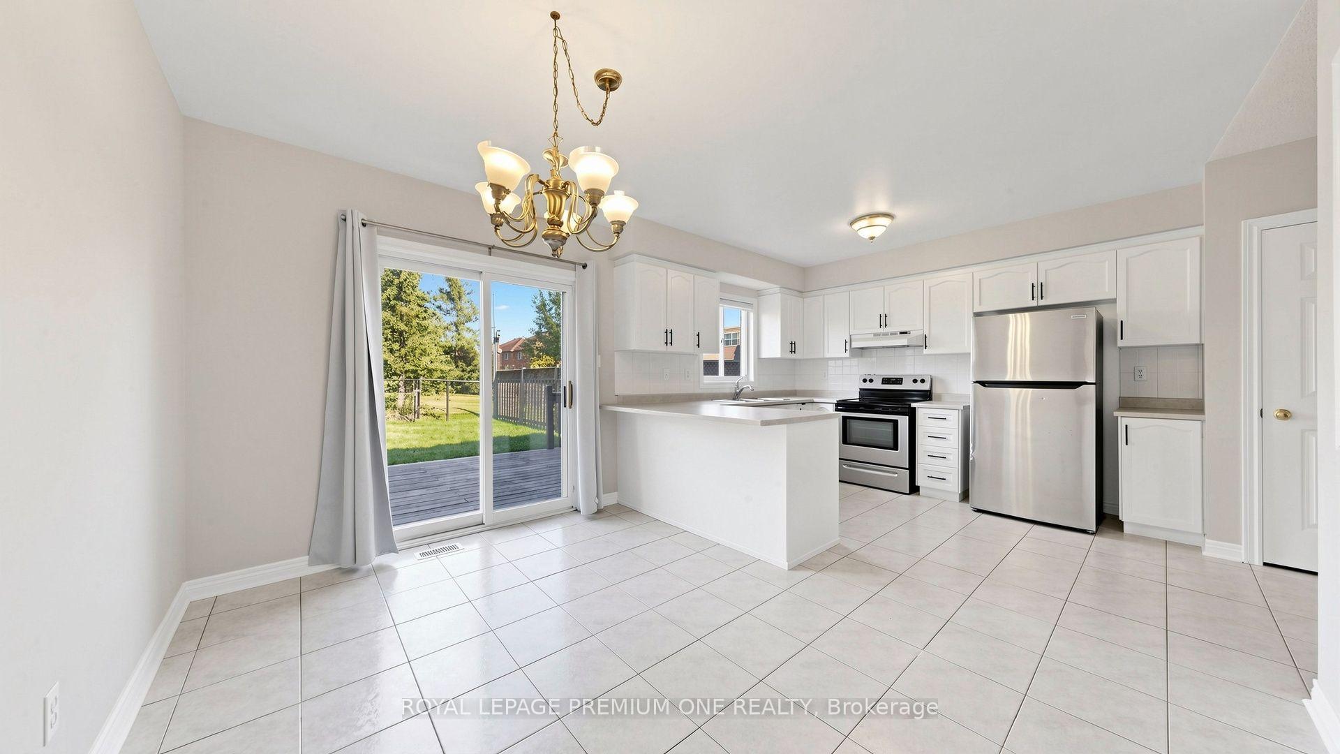 Photo 14 of 37 Coolspring Crescent, Caledon, Bolton East — HOMEH