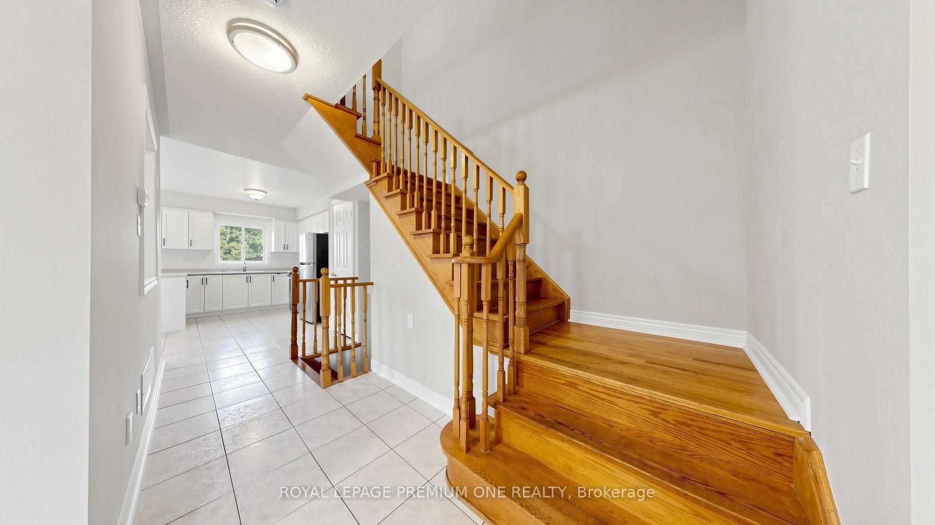 Photo 19 of 37 Coolspring Crescent, Caledon, Bolton East — HOMEH