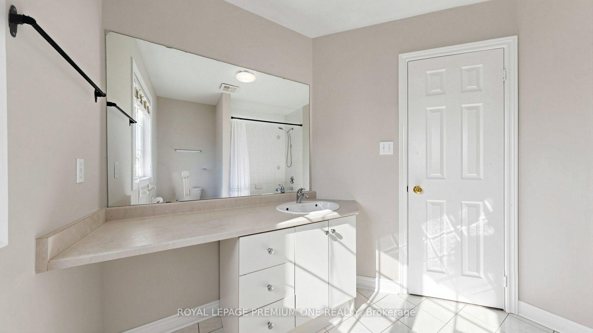 Photo 28 of 37 Coolspring Crescent, Caledon, Bolton East — HOMEH
