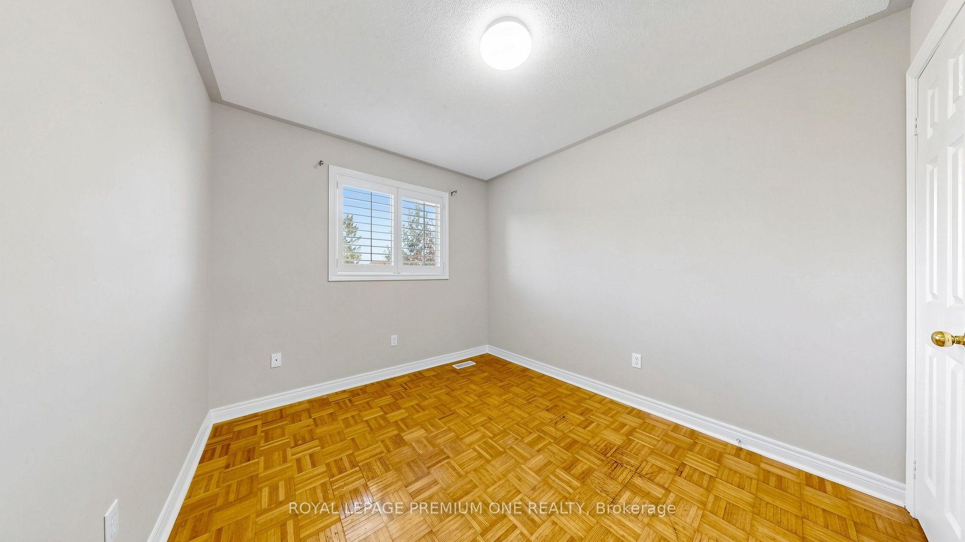 Photo 31 of 37 Coolspring Crescent, Caledon, Bolton East — HOMEH