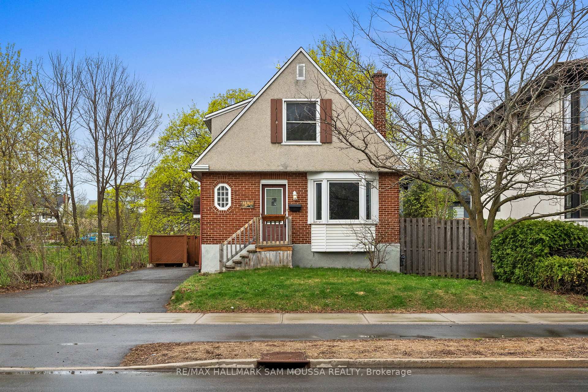 Photo of 378 Byron Avenue