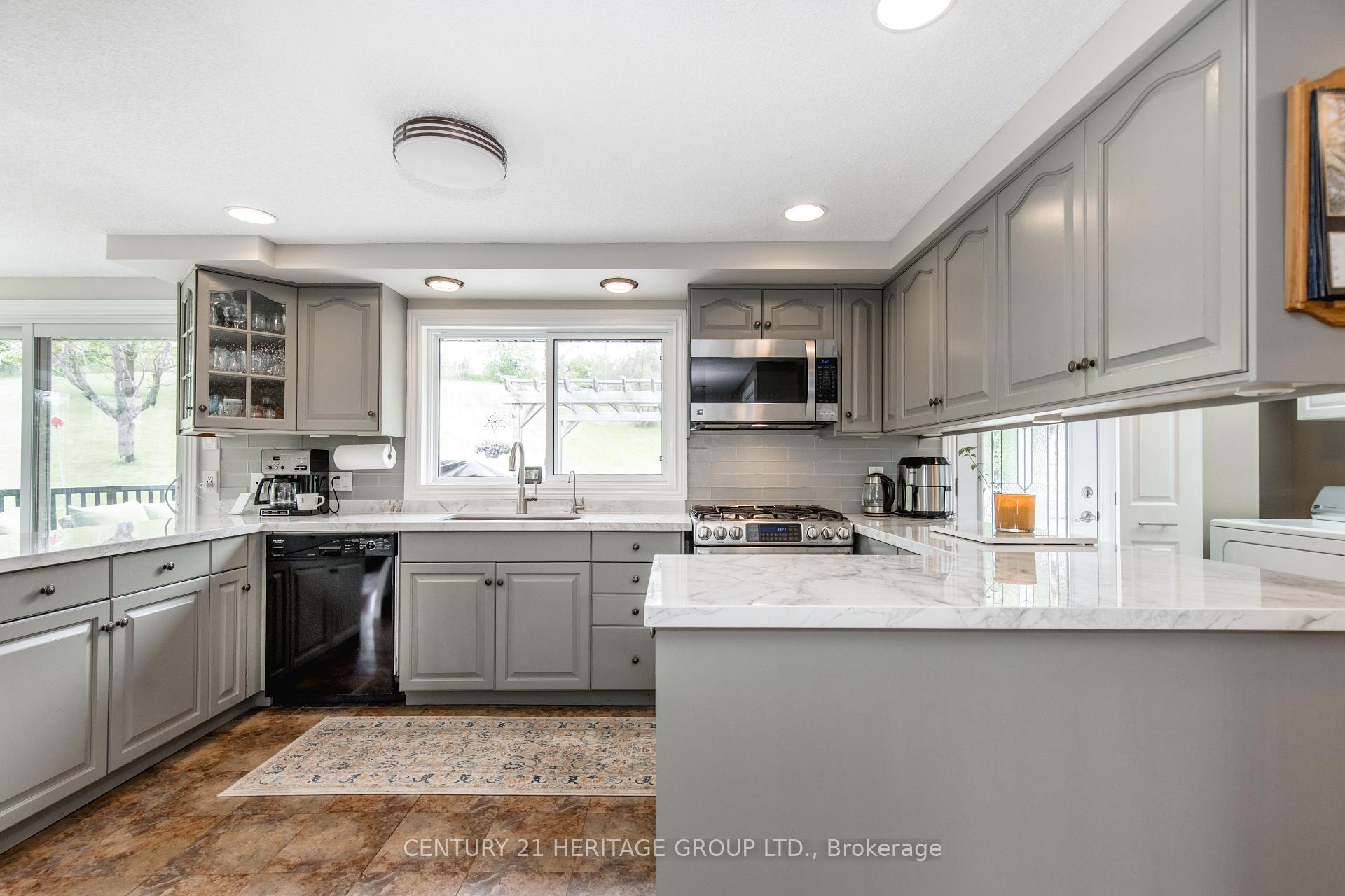 Photo 10 of 5827 7th Line, New Tecumseth, Rural New Tecumseth — HOMEH