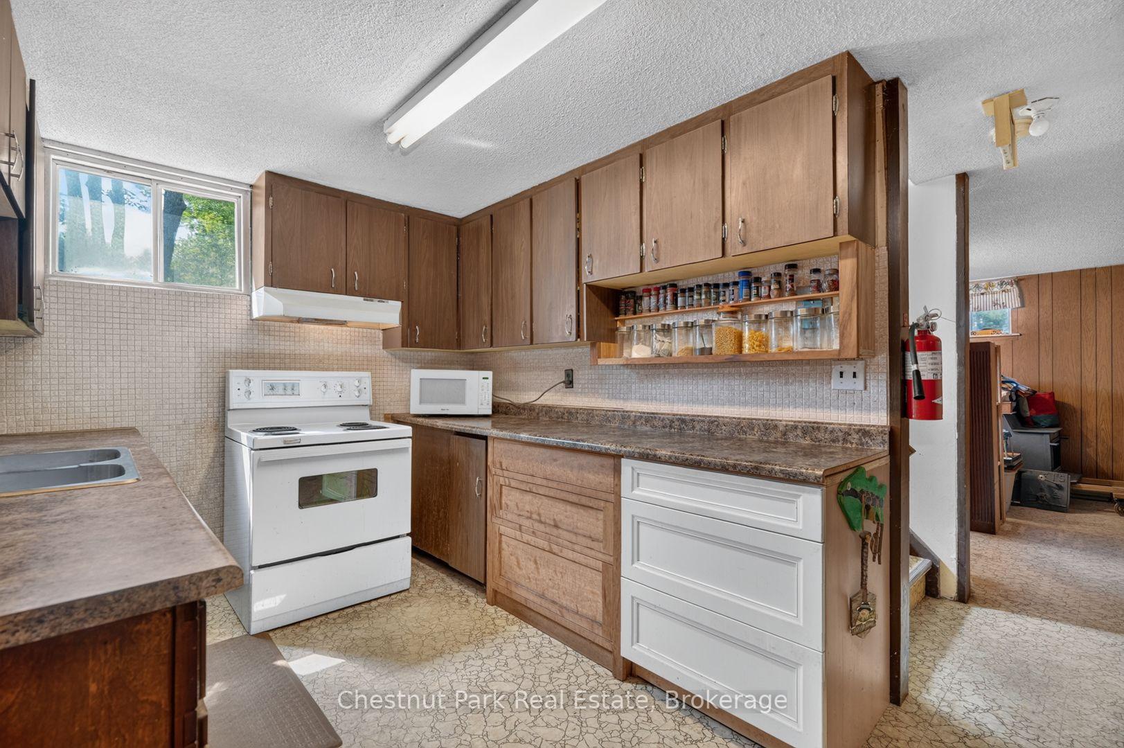 Photo 33 of 1304 11 Highway N, Gravenhurst, Morrison — HOMEH