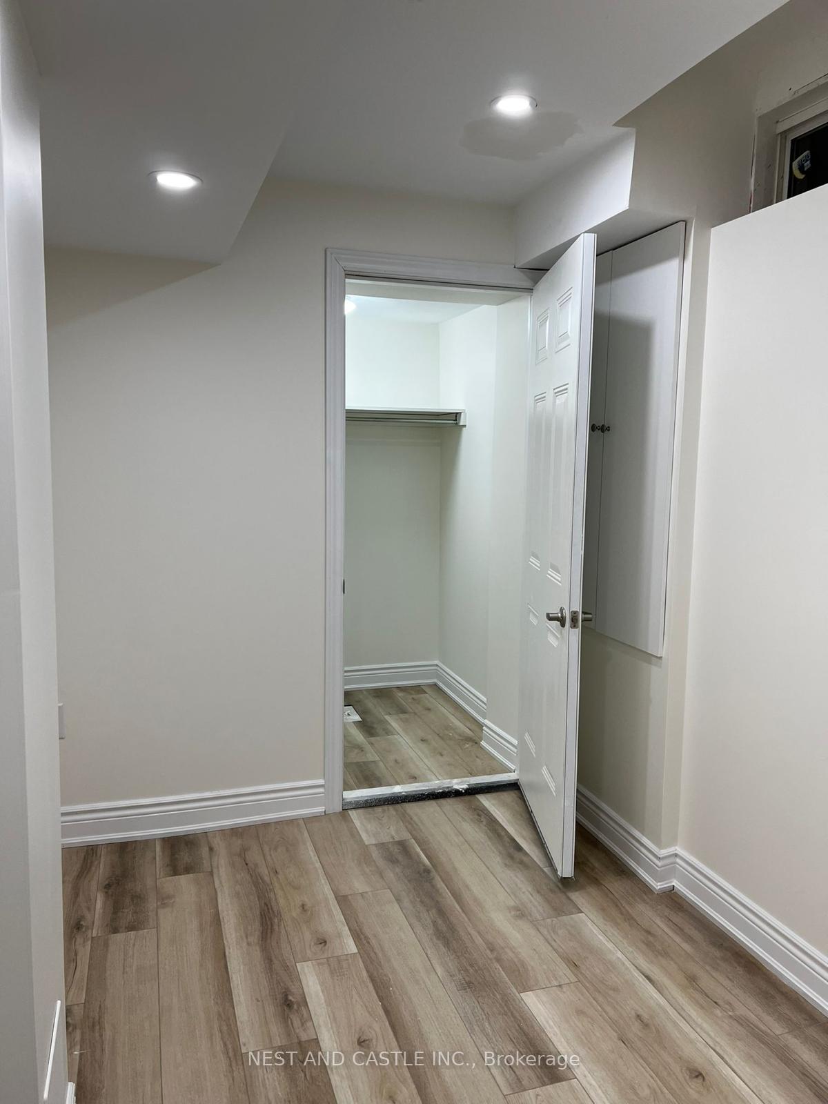 Photo 10 of 33 Lanark Circle, Brampton, Credit Valley — HOMEH