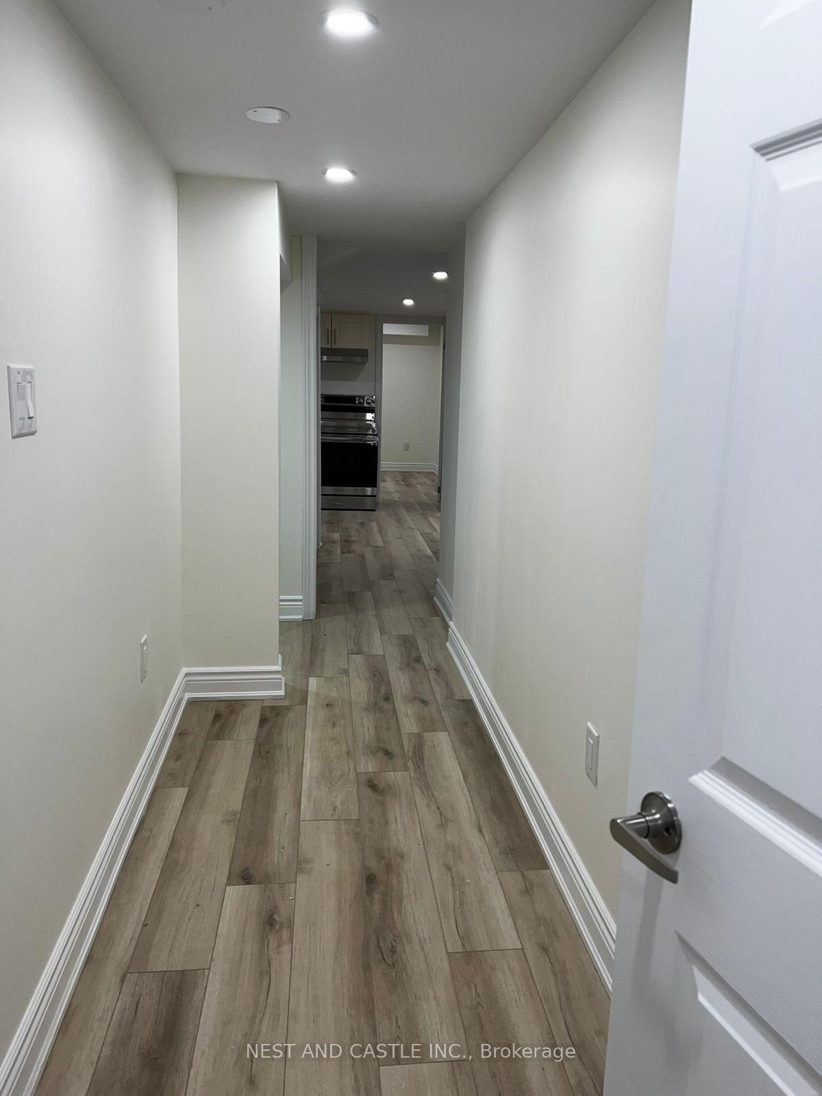 Photo 11 of 33 Lanark Circle, Brampton, Credit Valley — HOMEH