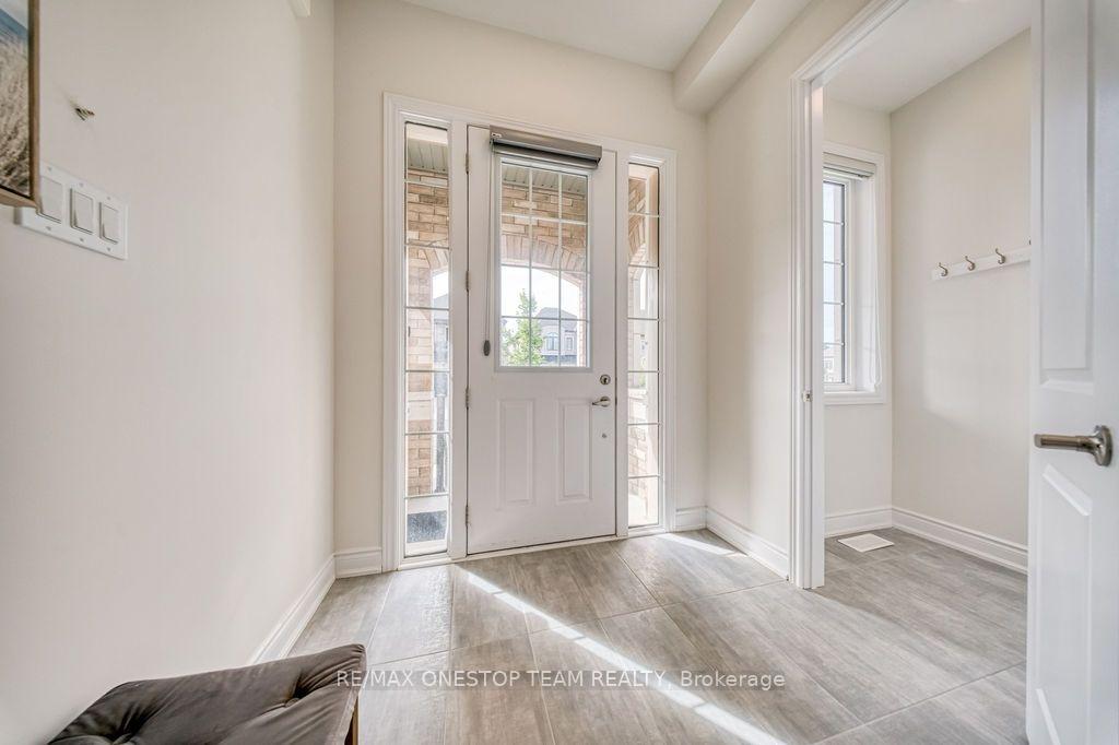 Photo 3 of 70 Madoc Place, Vaughan, Vellore Village — HOMEH