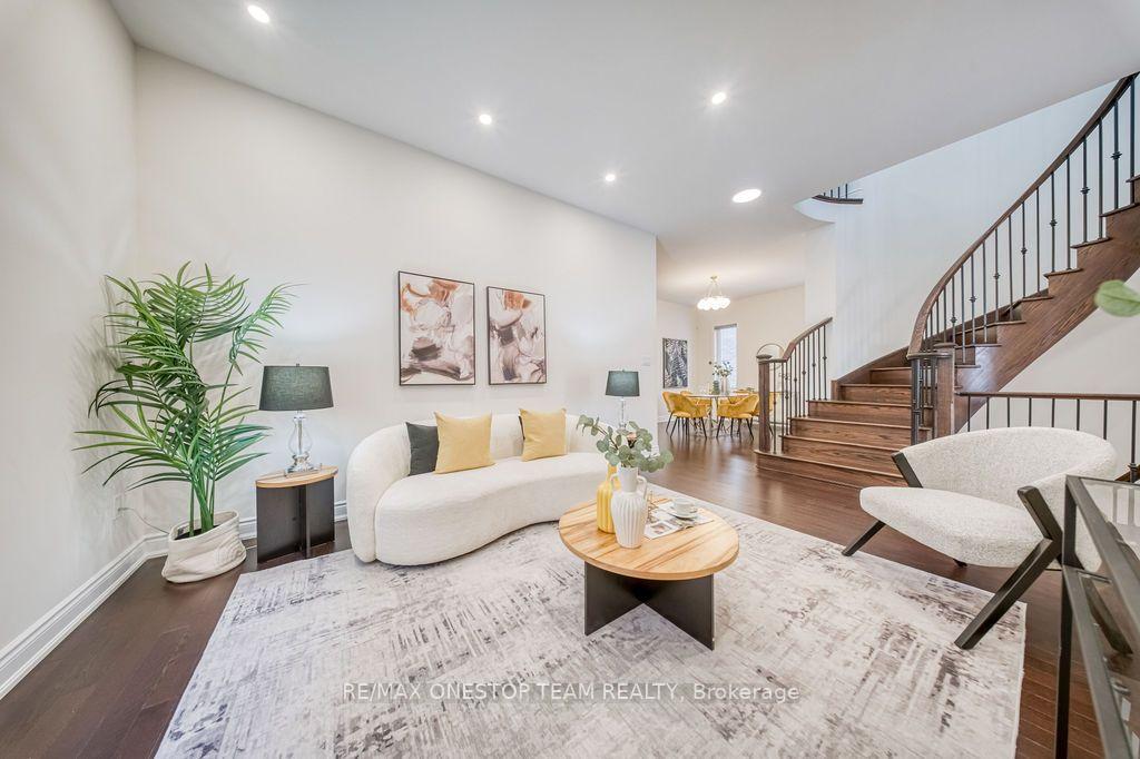 Photo 10 of 70 Madoc Place, Vaughan, Vellore Village — HOMEH