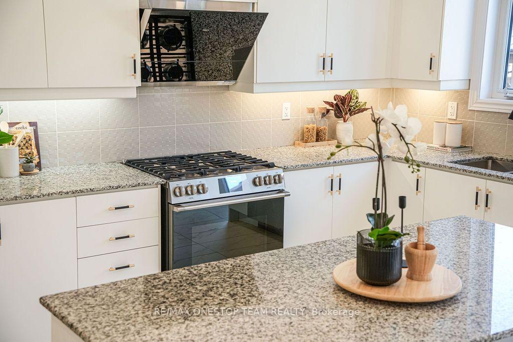 Photo 18 of 70 Madoc Place, Vaughan, Vellore Village — HOMEH