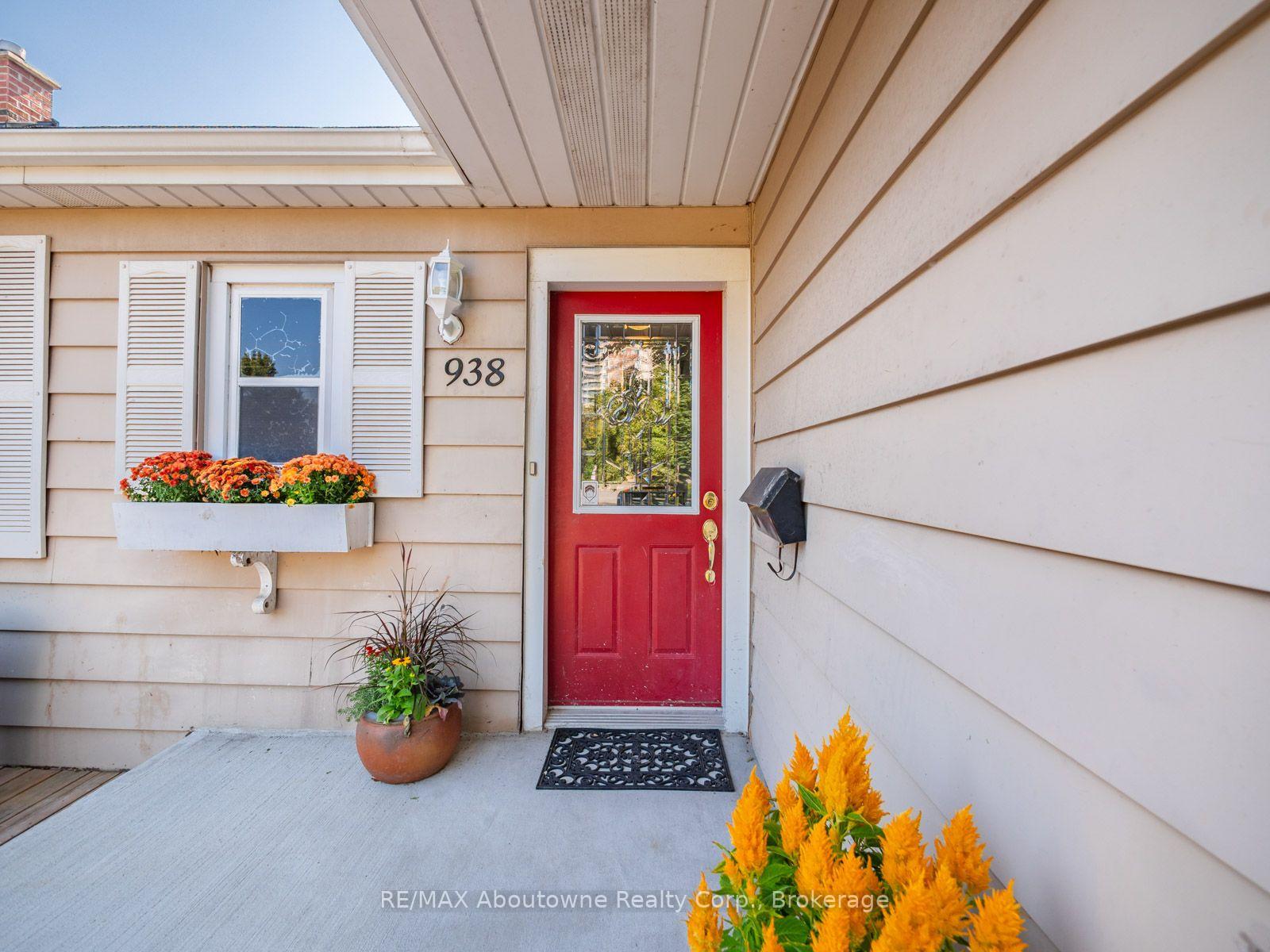Photo 12 of 938 King Road, Burlington, LaSalle — HOMEH