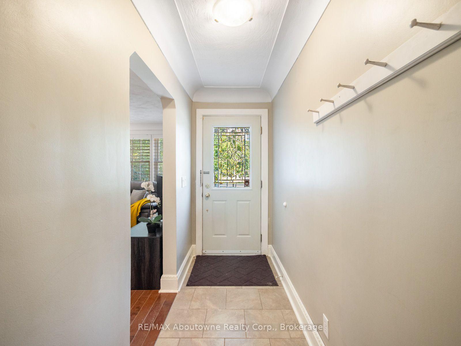 Photo 14 of 938 King Road, Burlington, LaSalle — HOMEH