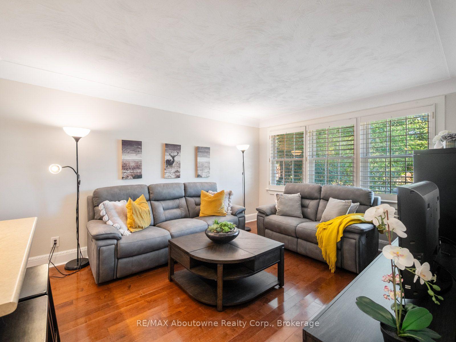 Photo 15 of 938 King Road, Burlington, LaSalle — HOMEH